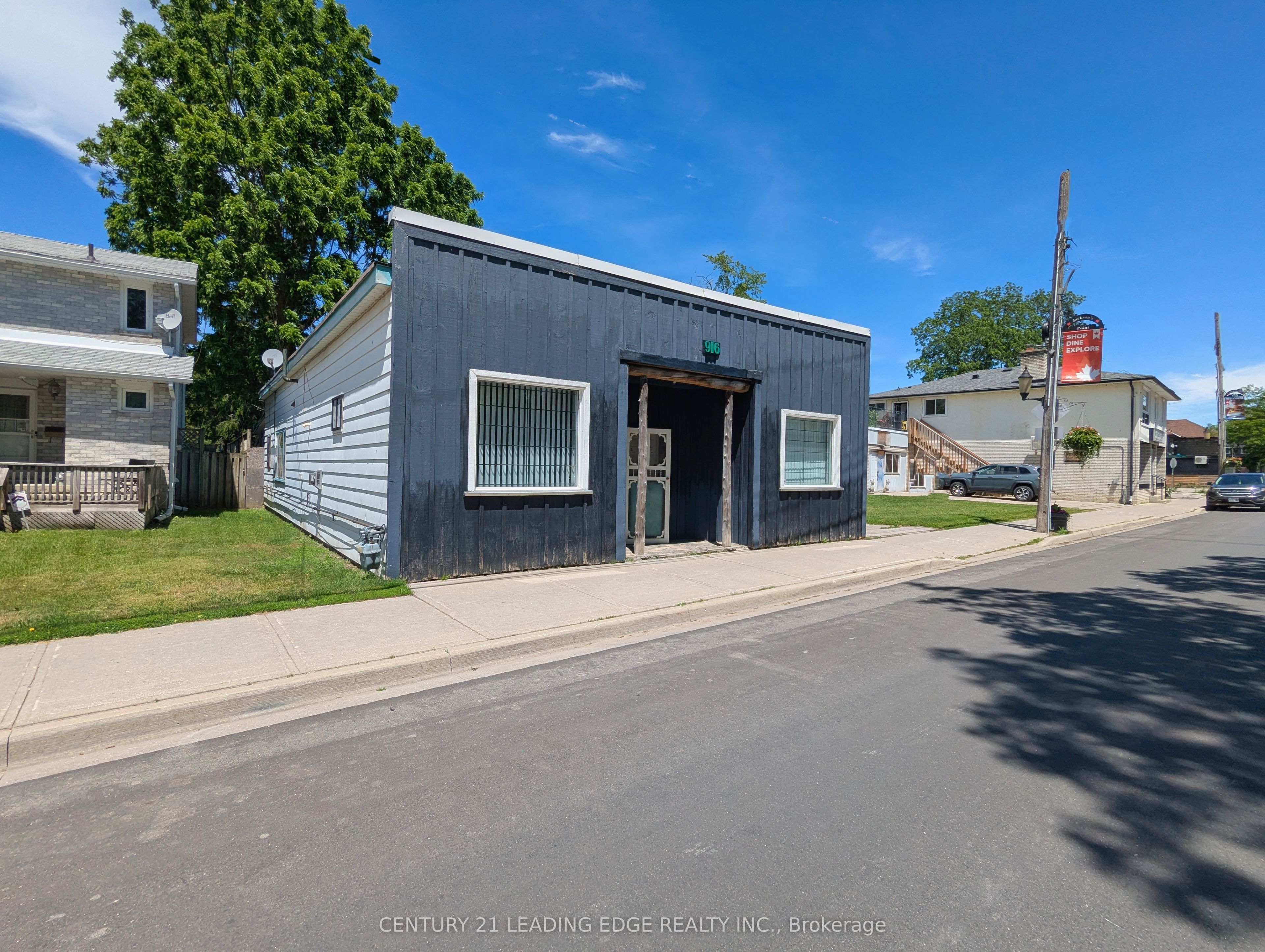 916 Lake Drive, Georgina, ON L0E 1L0 photo 2