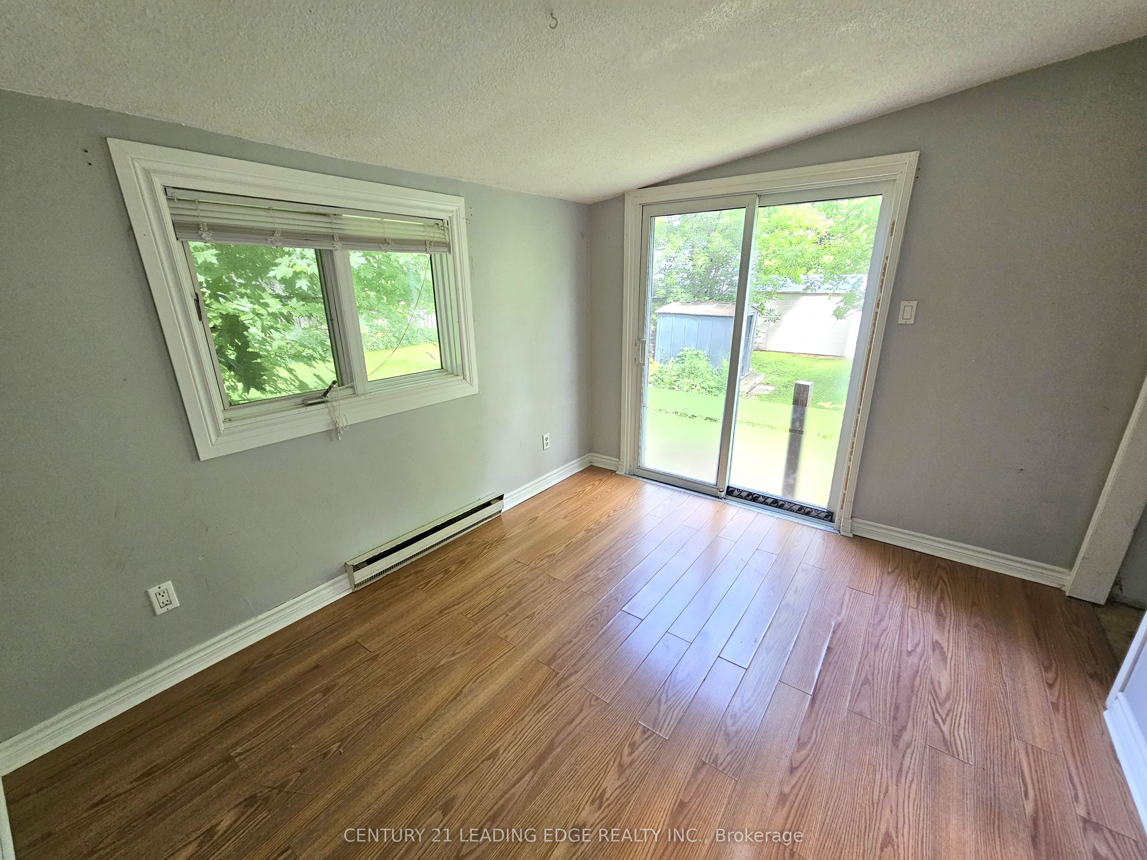 235 Bayview Avenue B, Georgina, ON L4P 2T4 photo 2