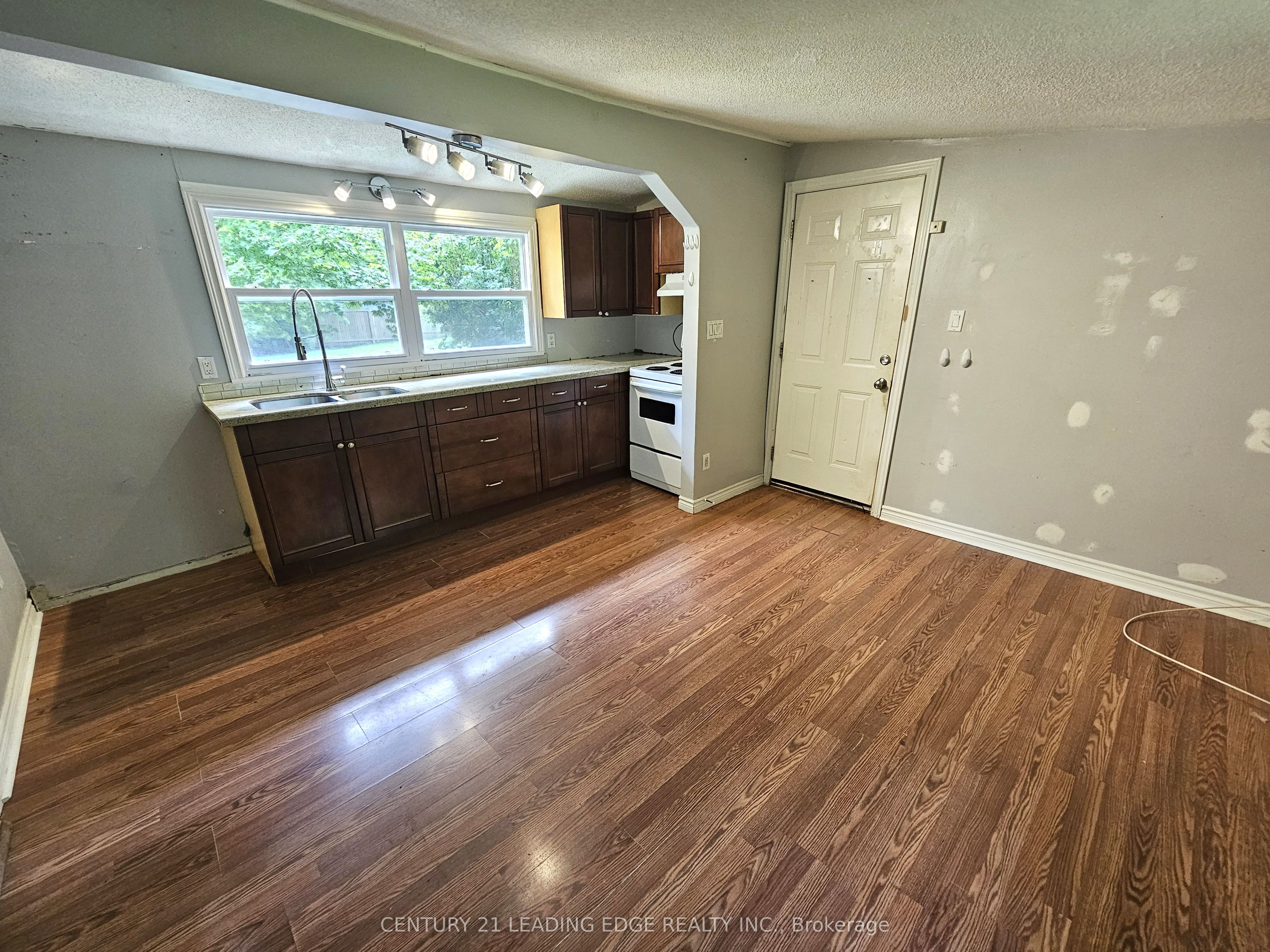235 Bayview Avenue B, Georgina, ON L4P 2T4 photo 3