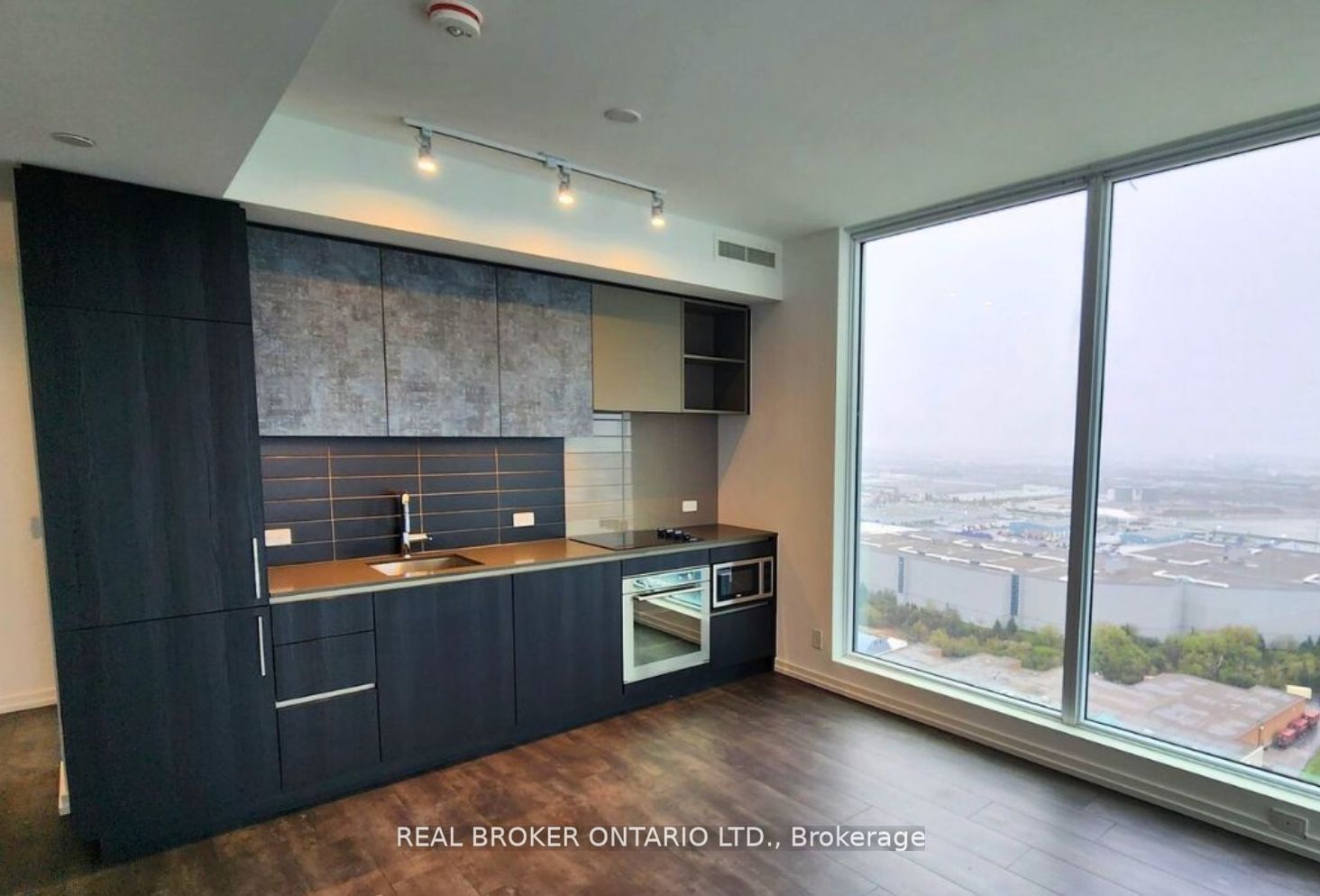 1000 Portage Parkway 2905, Vaughan, ON L4K 0L1 photo 5