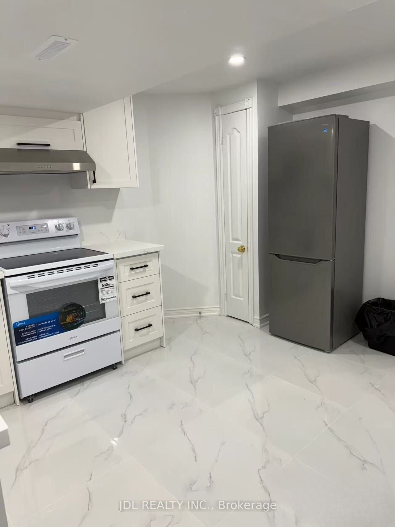 133(Furnished) Strathearn Avenue, Richmond Hill, ON L4B 2L2 photo 5