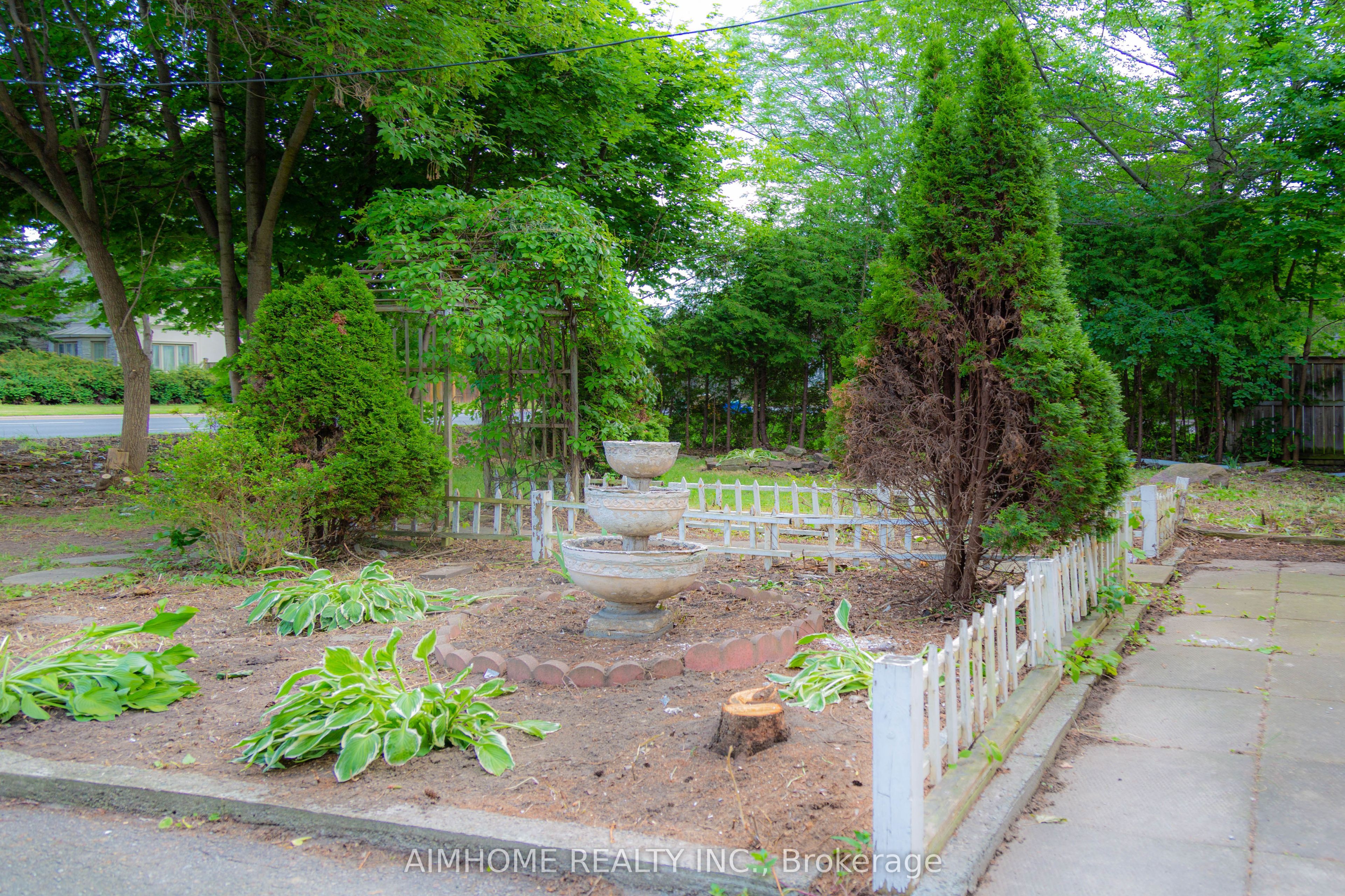 9890 Bayview Avenue, Richmond Hill, ON L4C 2L3 photo 4