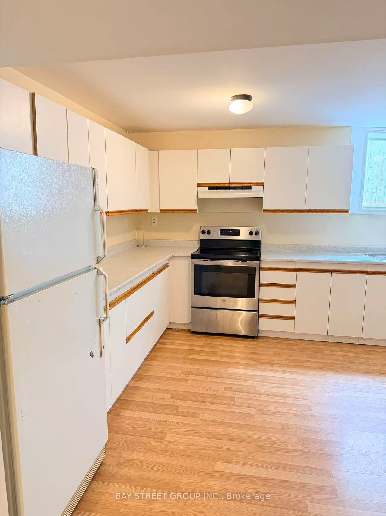 682 The Queensway Road S Lower, Georgina, ON L4P 2G8 photo 3