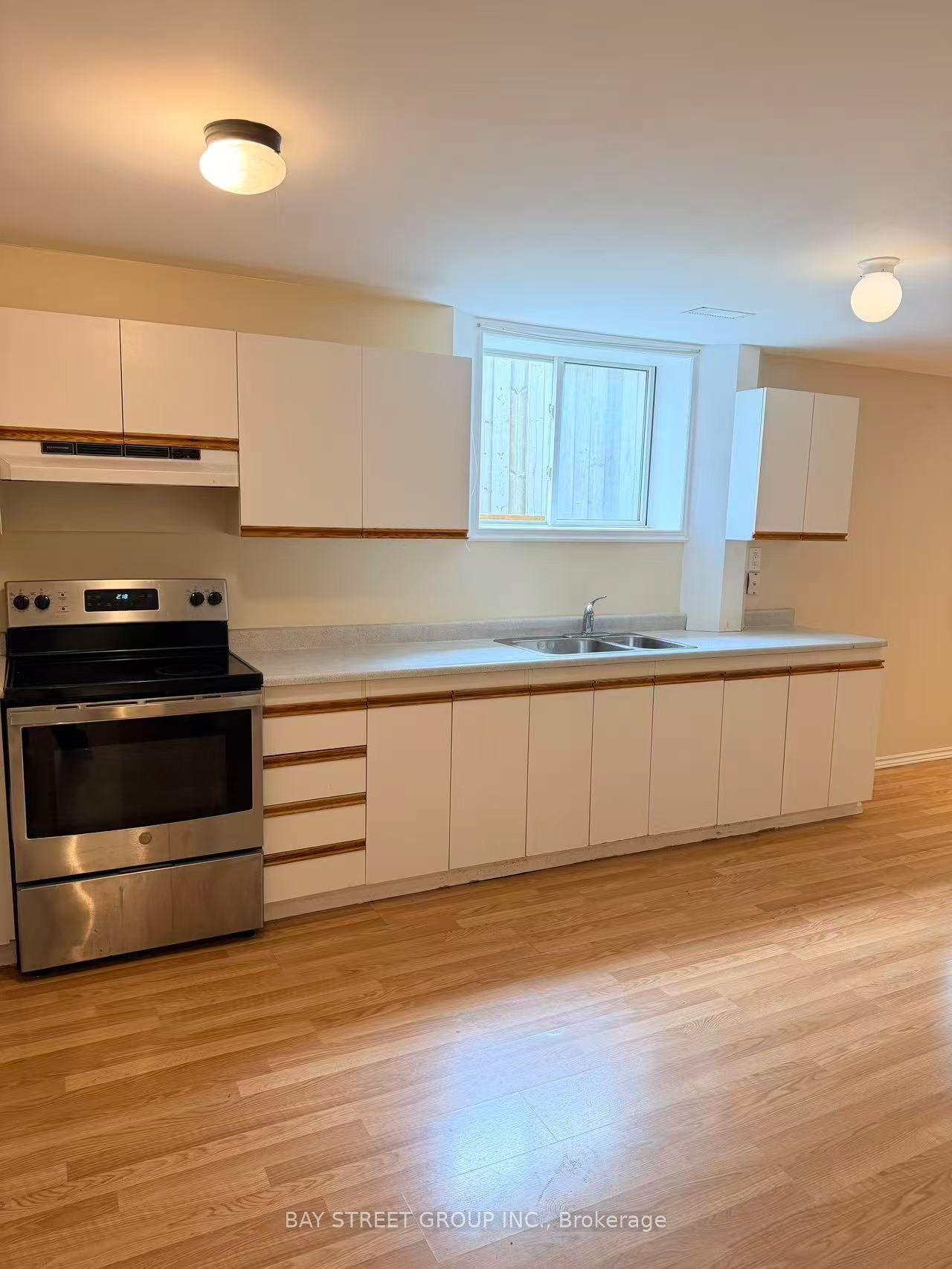 682 The Queensway Road S Lower, Georgina, ON L4P 2G8 photo 4