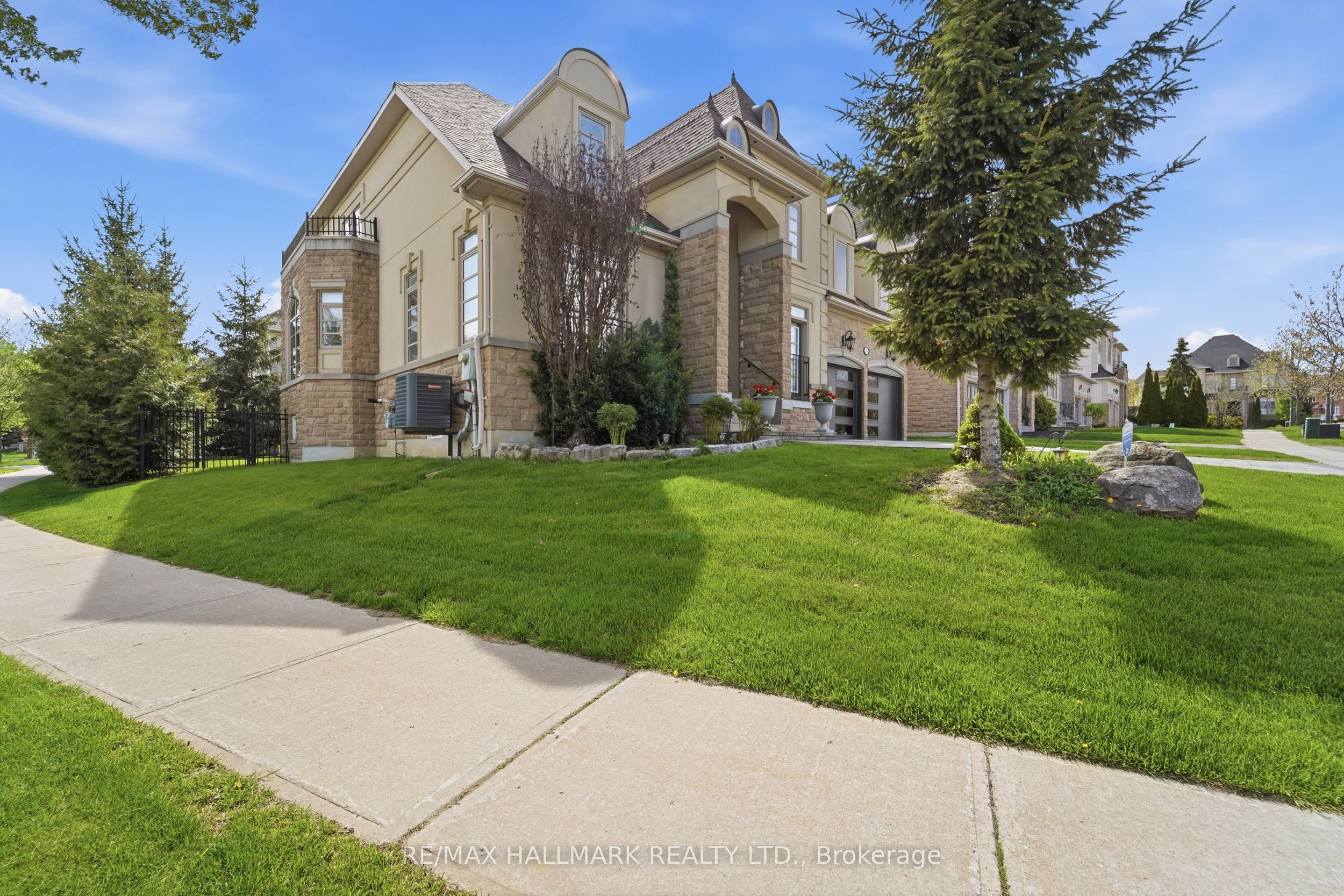 11 Pagean Drive, Richmond Hill, ON L4E 4R7 photo 3