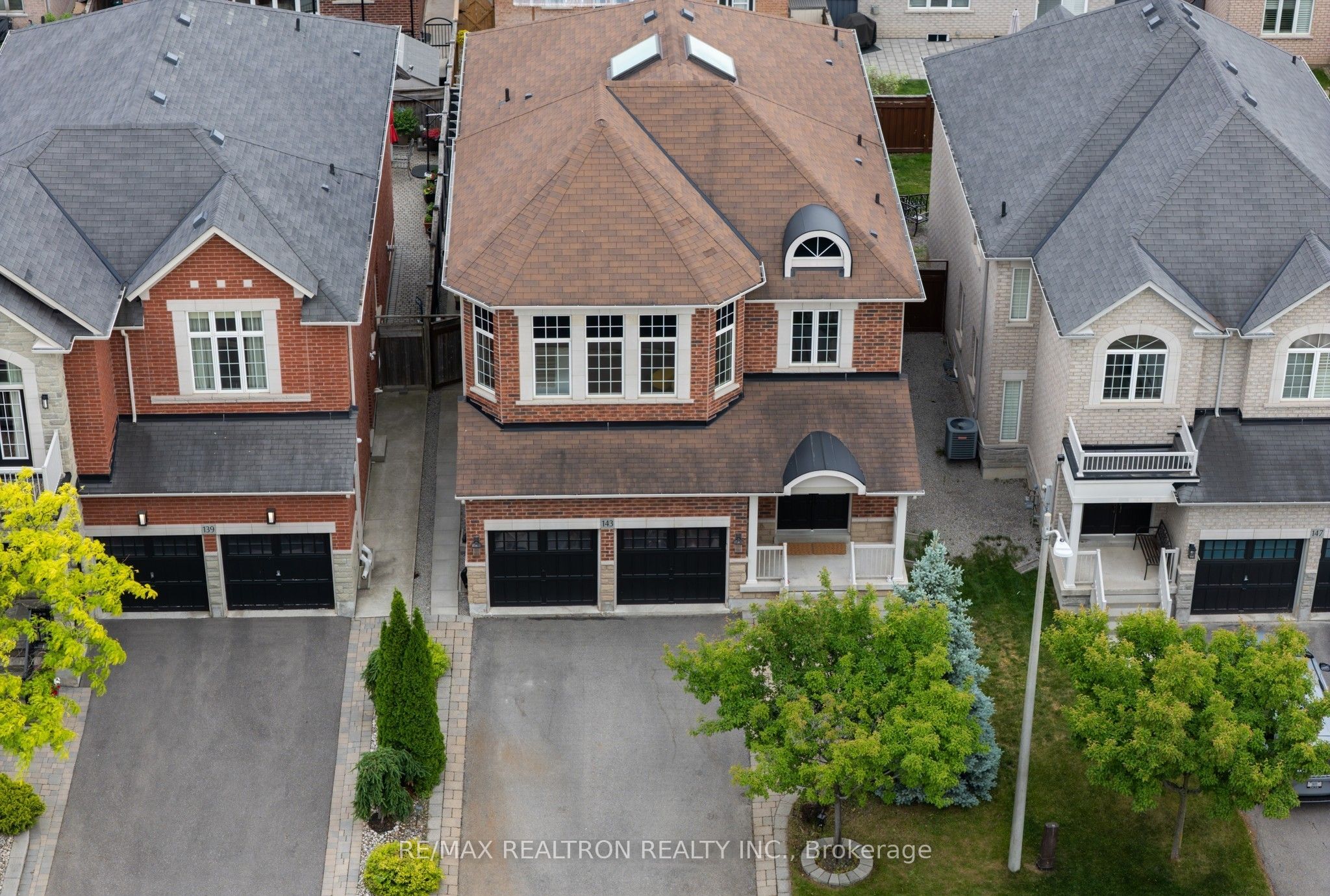 143 Shelbourne Drive, Vaughan, ON L4H 0V2 photo 3