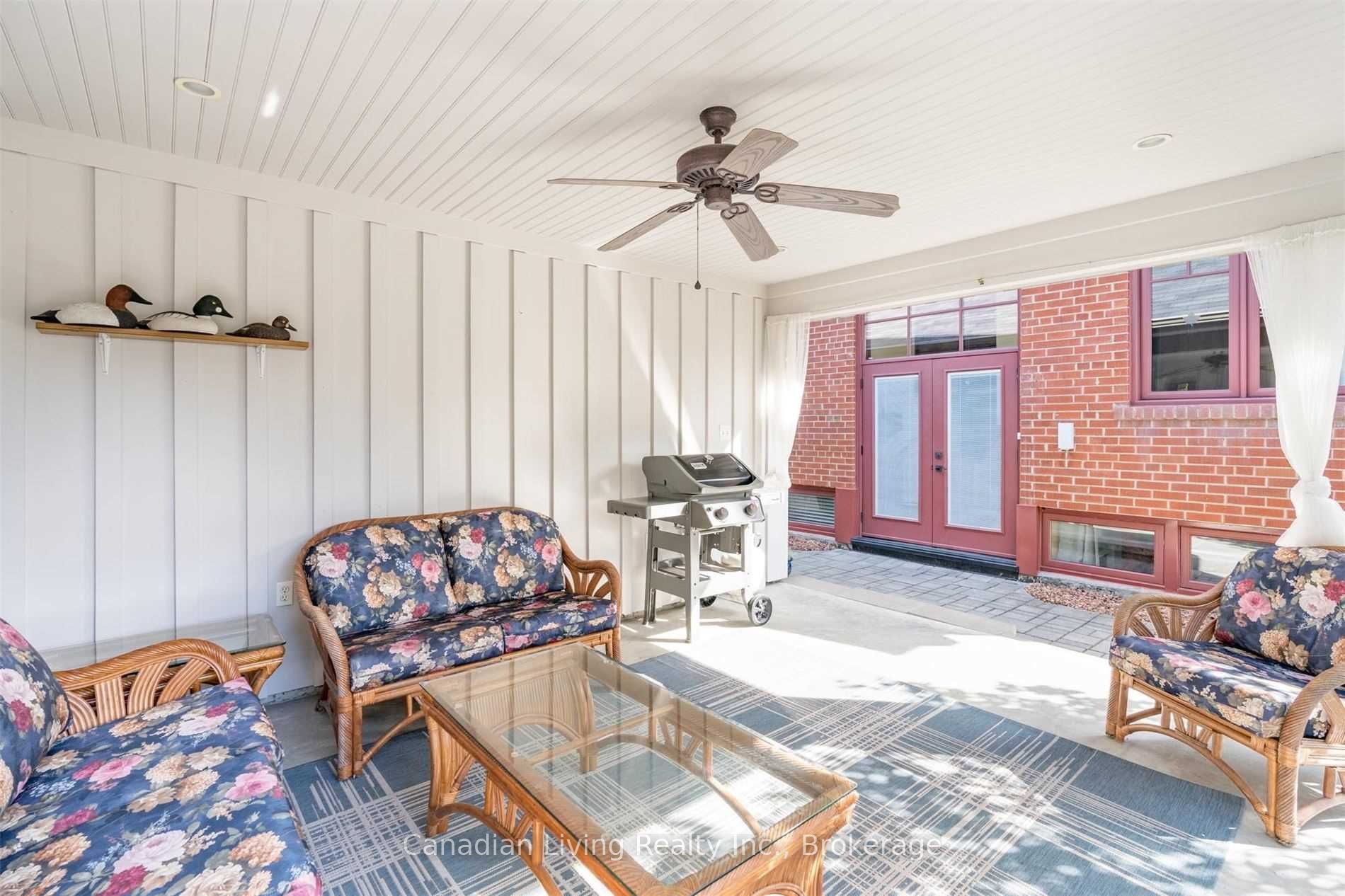 143 Avenue Road Lower, Newmarket, ON L3Y 1N2