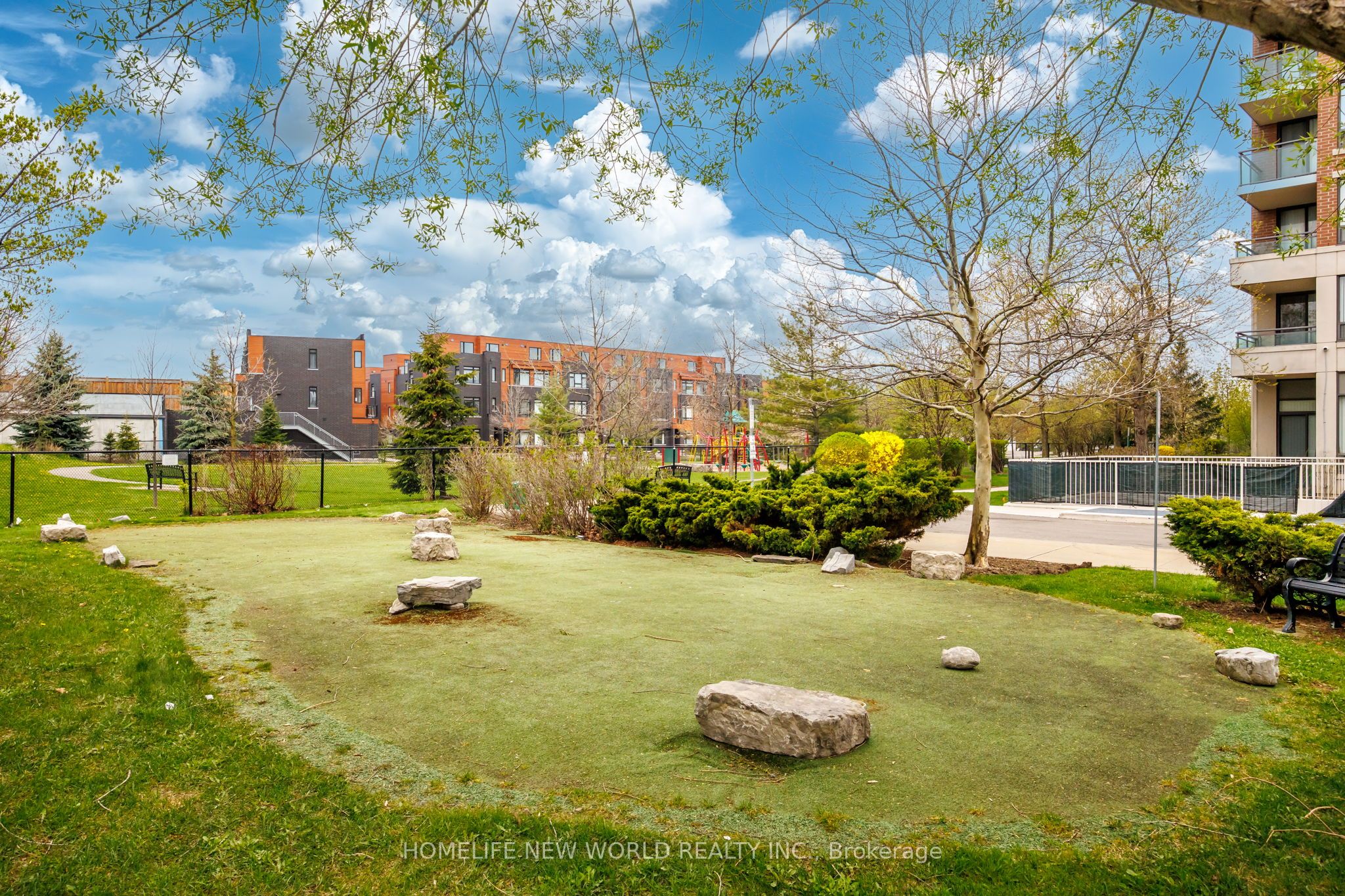 330 Red Maple Road 1103, Richmond Hill, ON L4C 0T6 photo 4