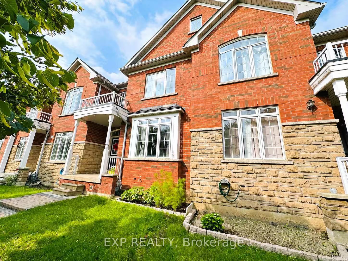 464 The Bridle Walk, Markham, ON L6C 2Y3