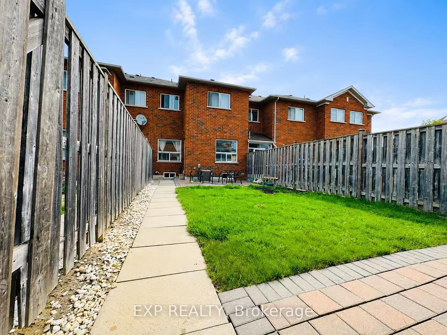 464 The Bridle Walk, Markham, ON L6C 2Y3 photo 5