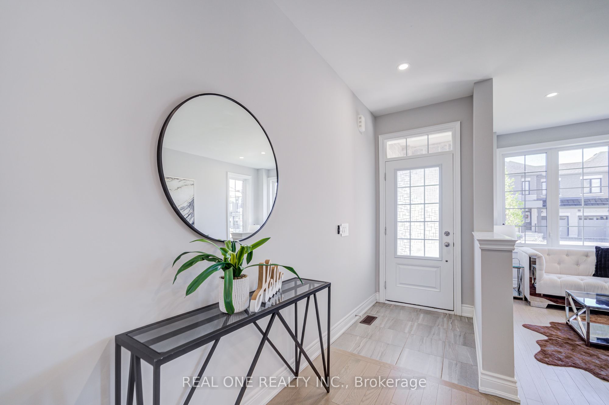 99 Kenneth Rogers Crescent, East Gwillimbury, ON L9N 1S5 photo 5