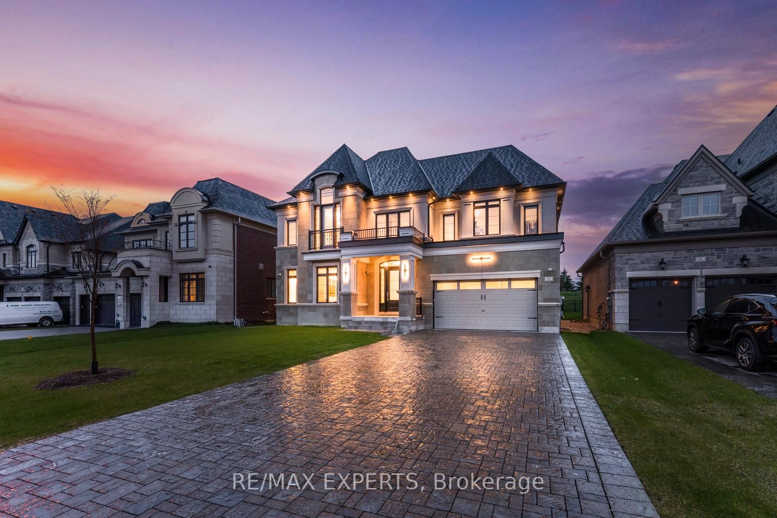 15 Sculpture Garden Lane, Vaughan, ON L4H 4P1 photo 2