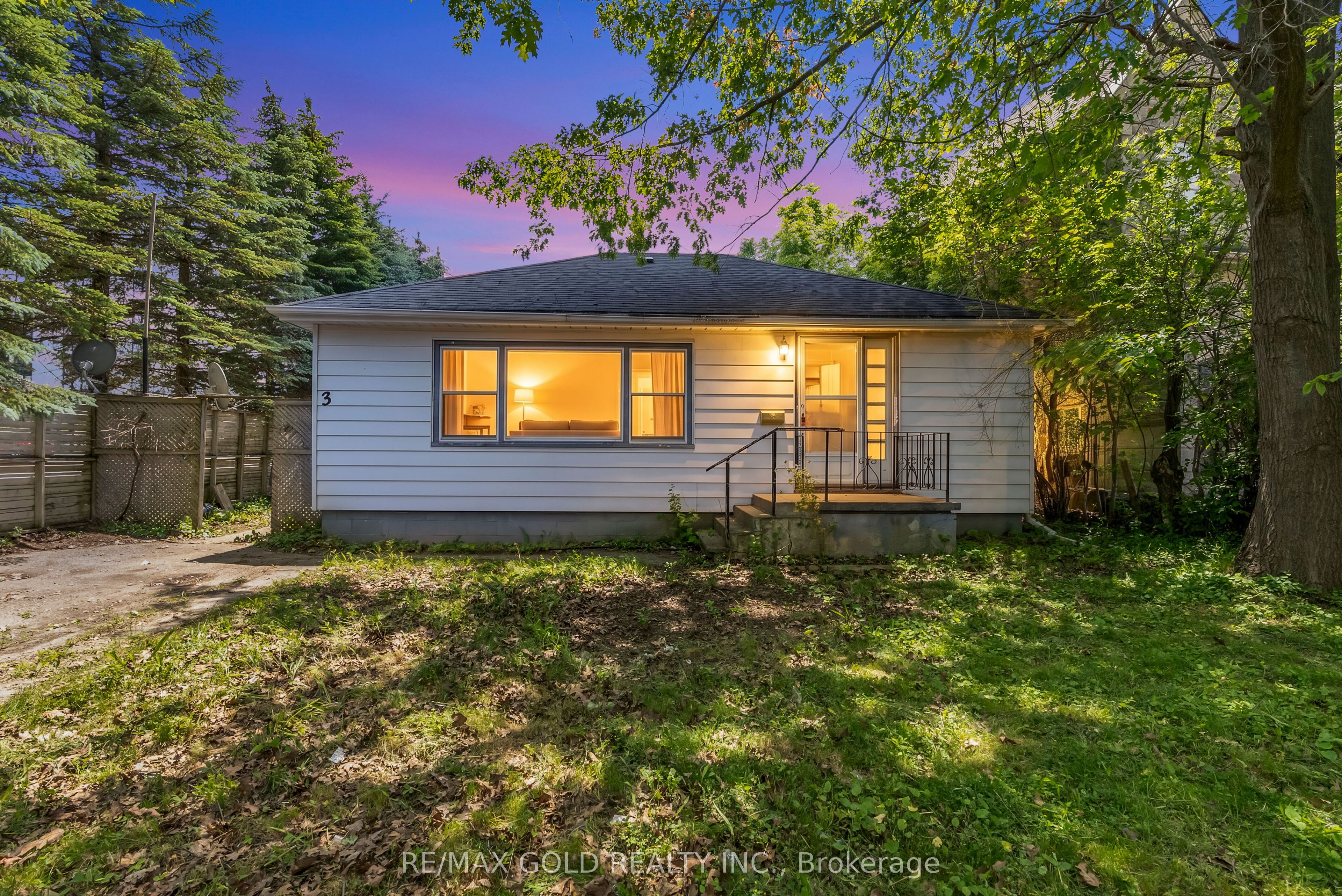 3 Aubrey Avenue, Richmond Hill, ON L4E 1B5 photo 3