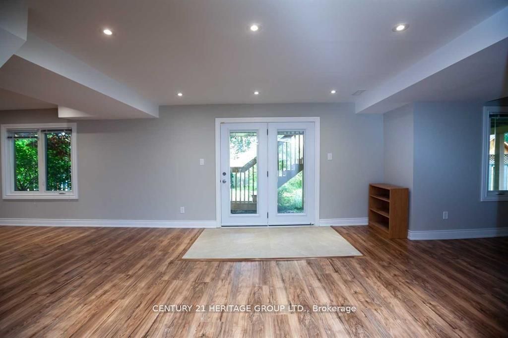 1001 Lockwood Circle, Newmarket, ON L3X 1M1 photo 3
