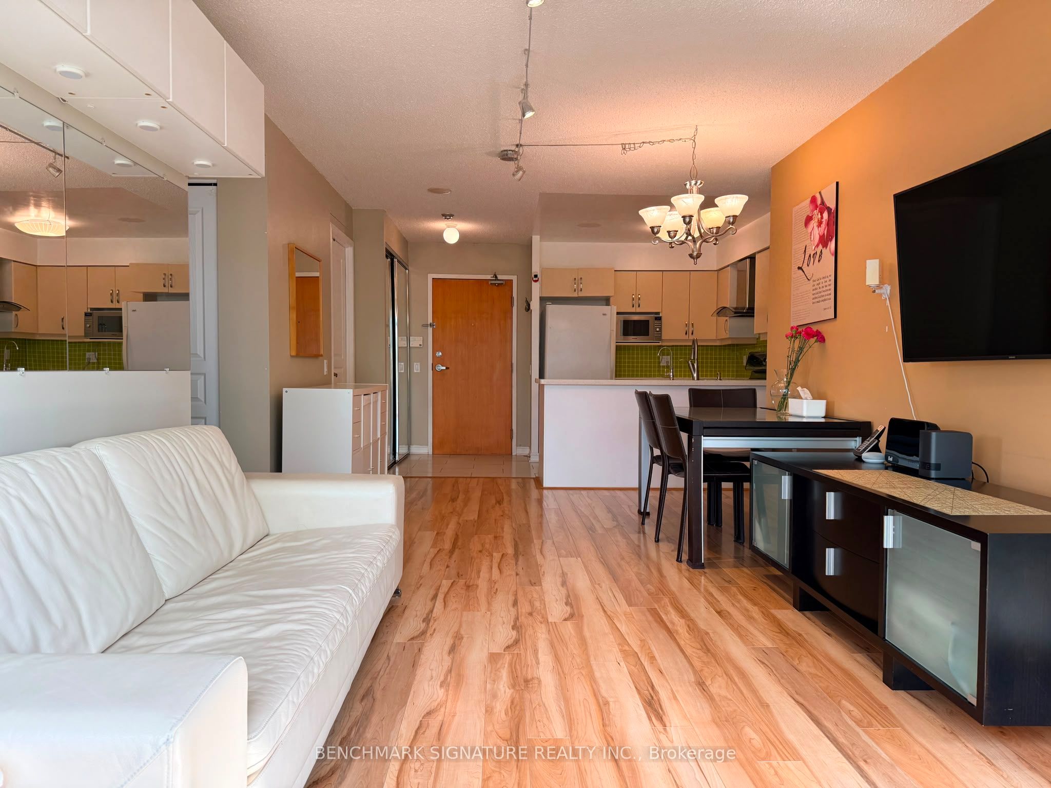 9017 Leslie Street 112, Richmond Hill, ON L4B 4R8 photo 3