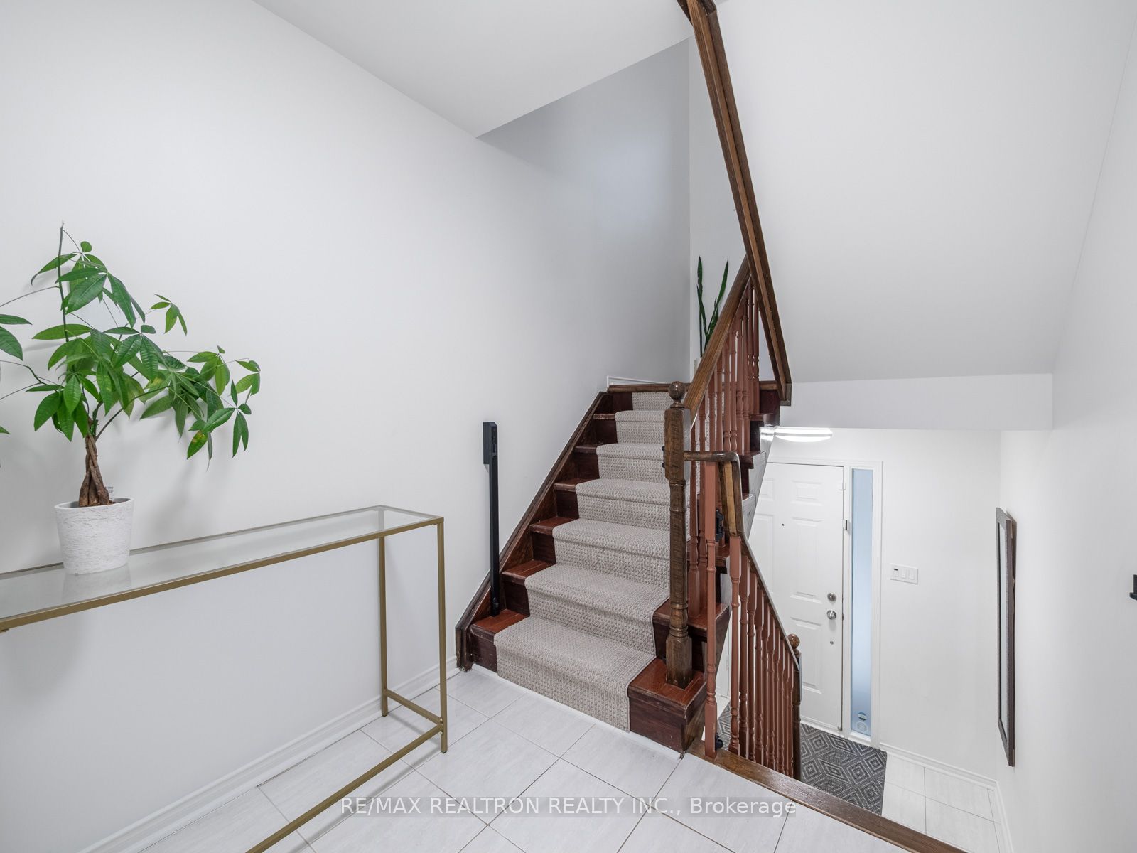 114 Leah Crescent 39, Vaughan, ON L4J 8C3 photo 2