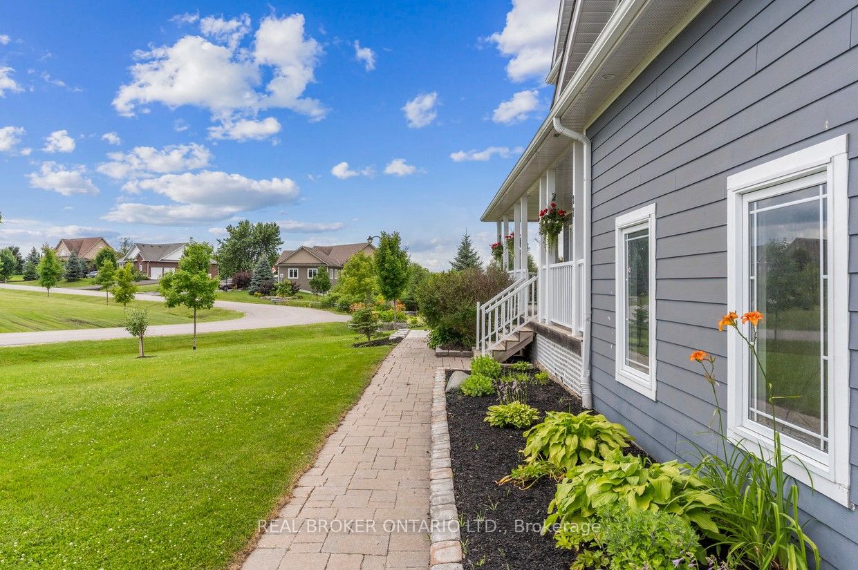 27 Bagshaw Crescent, Uxbridge, ON L9P 0A9 photo 3