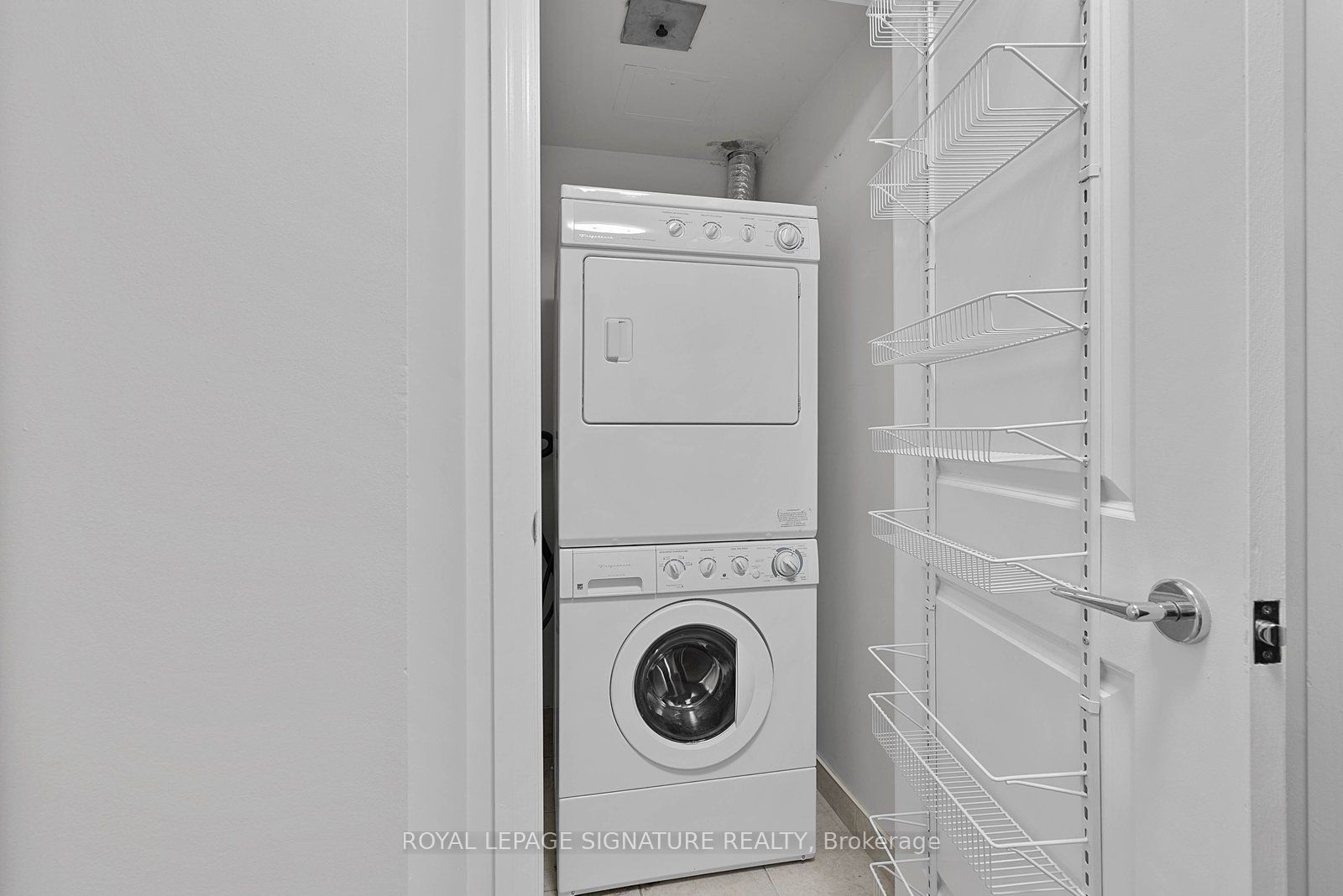 131 UPPER DUKE Crescent 412, Markham, ON L6G 0C9 photo 5