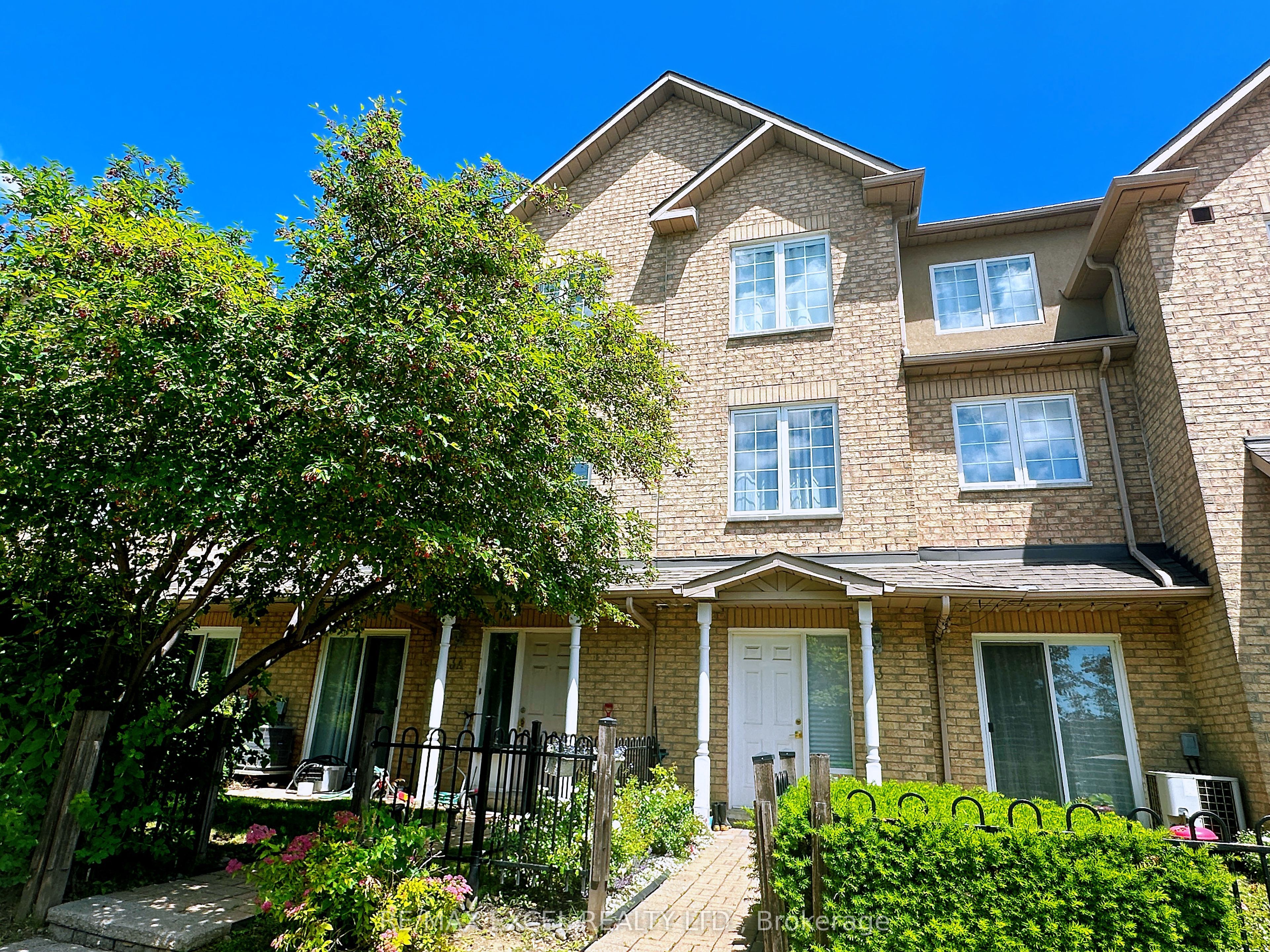 10 Cox Boulevard 3, Markham, ON L3R 4G2 photo 2