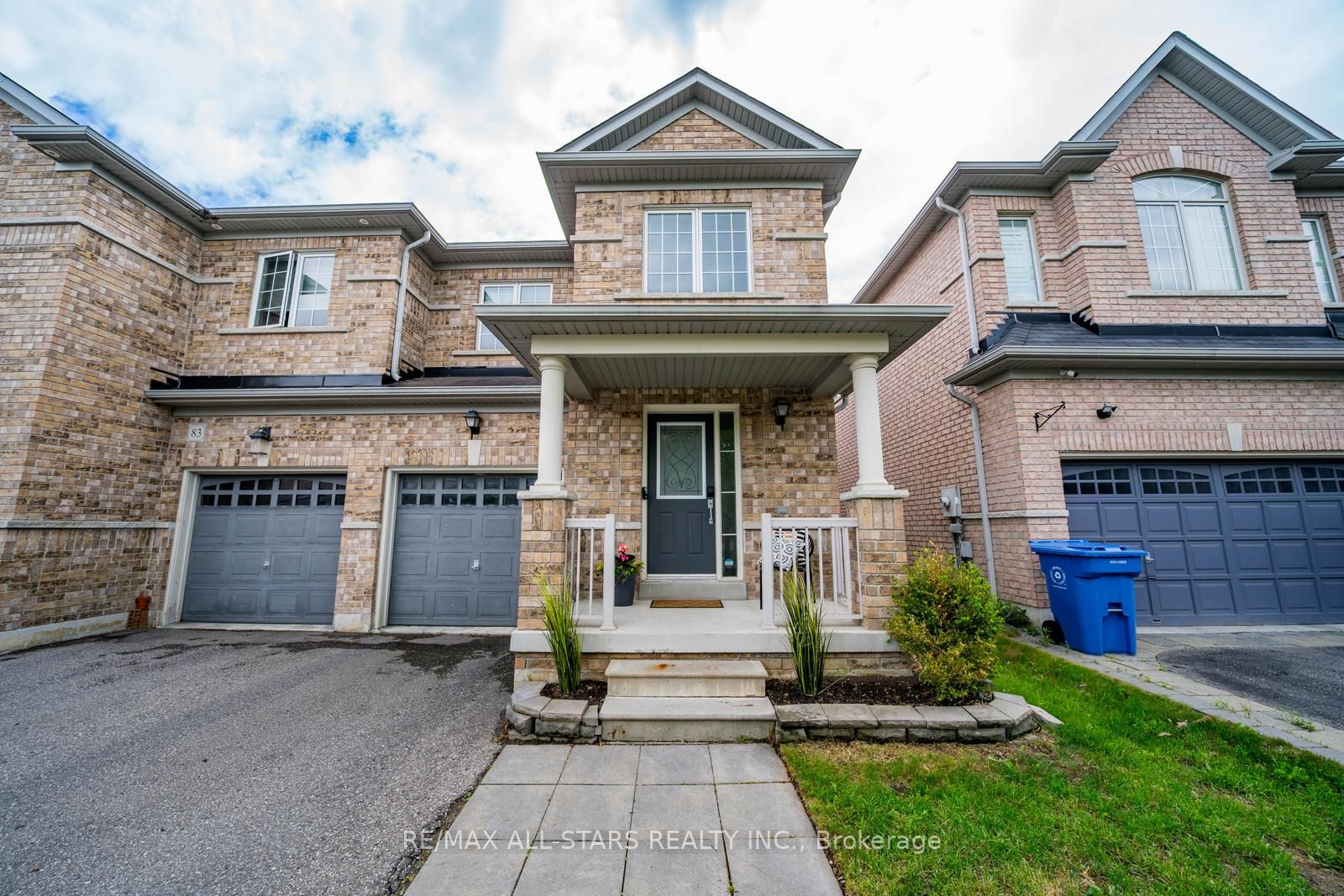 85 Vera Lynn Crescent, Whitchurch-Stouffville, ON L4A 0X4 photo 2