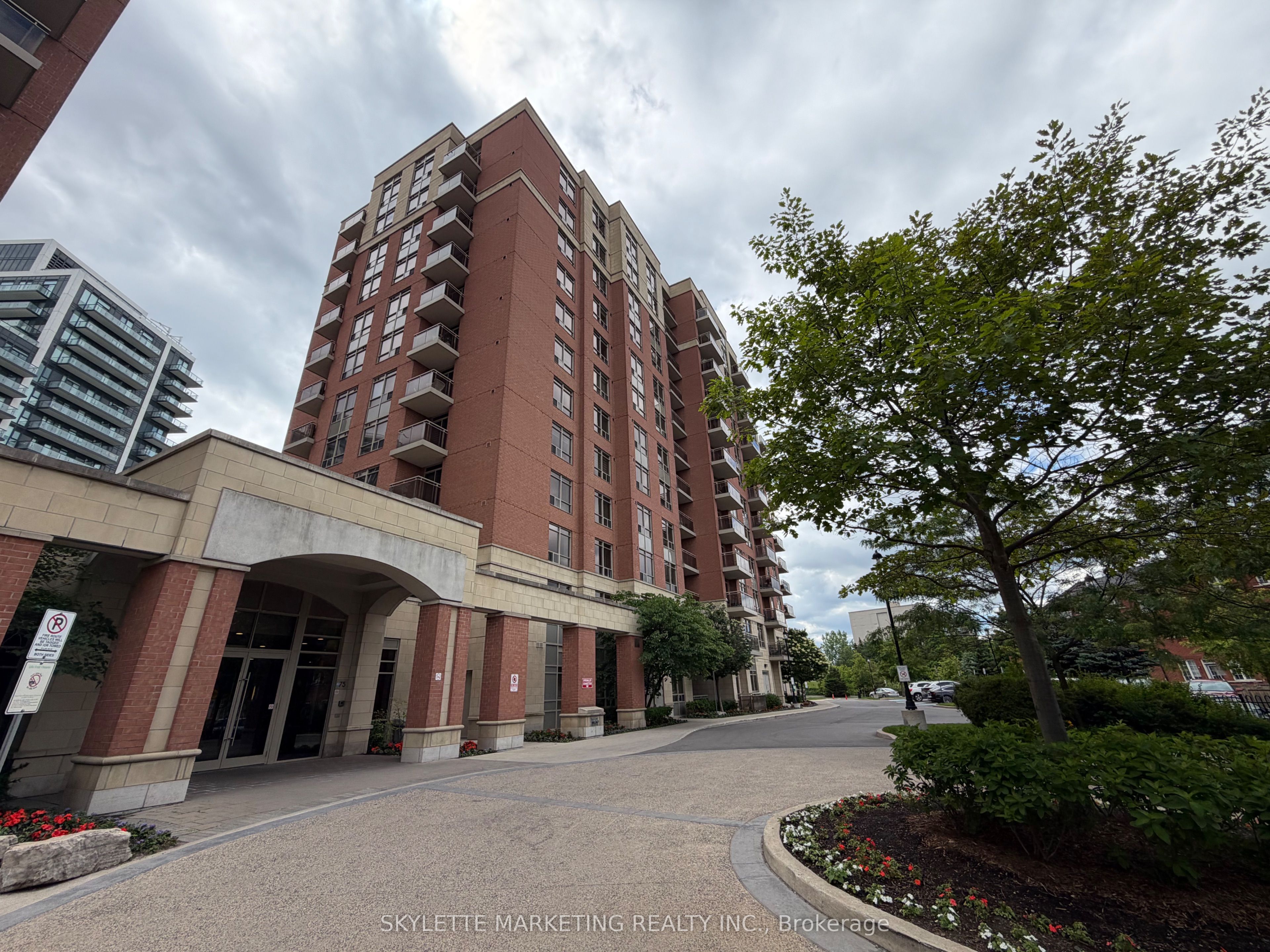 75 King William Crescent Ph13, Richmond Hill, ON L4B 0C1 photo 3