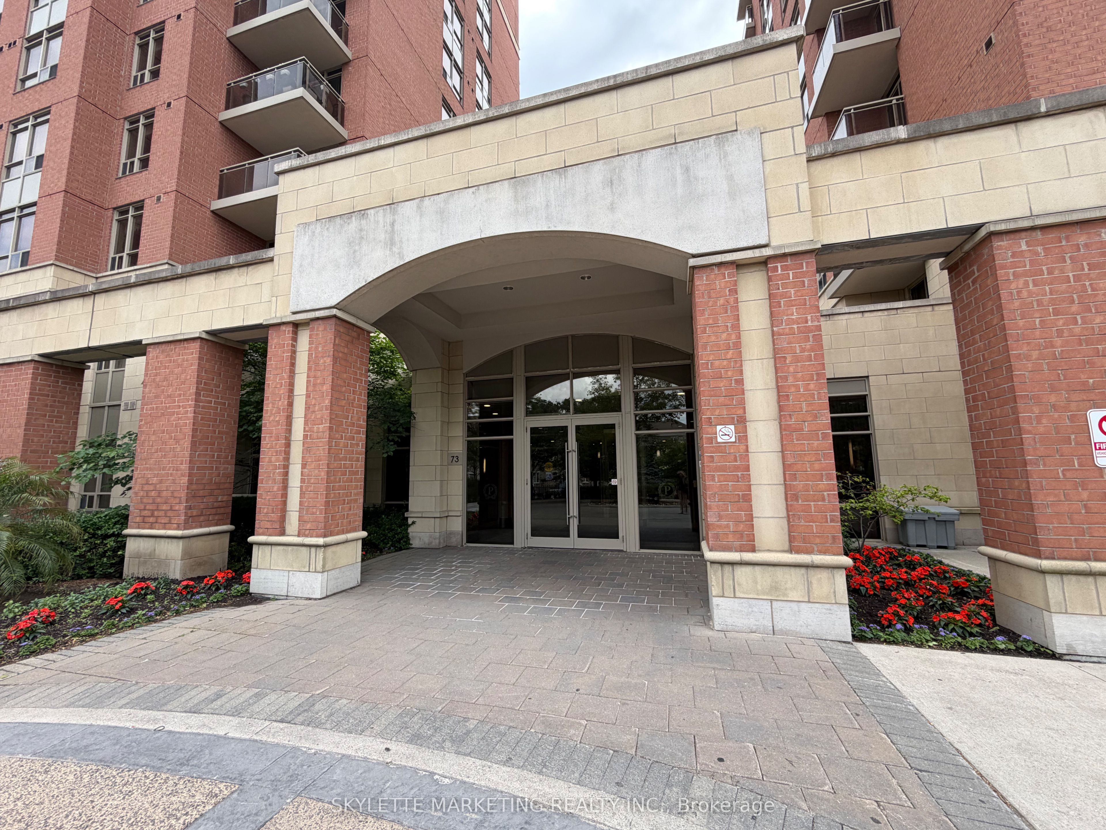 75 King William Crescent Ph13, Richmond Hill, ON L4B 0C1 photo 4