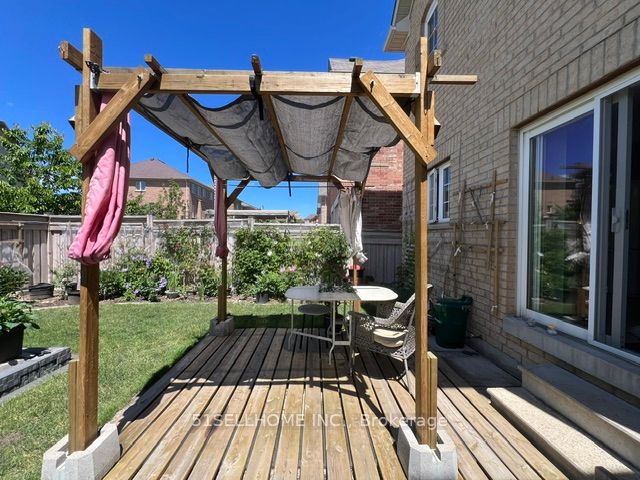 16 Lady Loretta Lane, Vaughan, ON L6A 4G3 photo 3