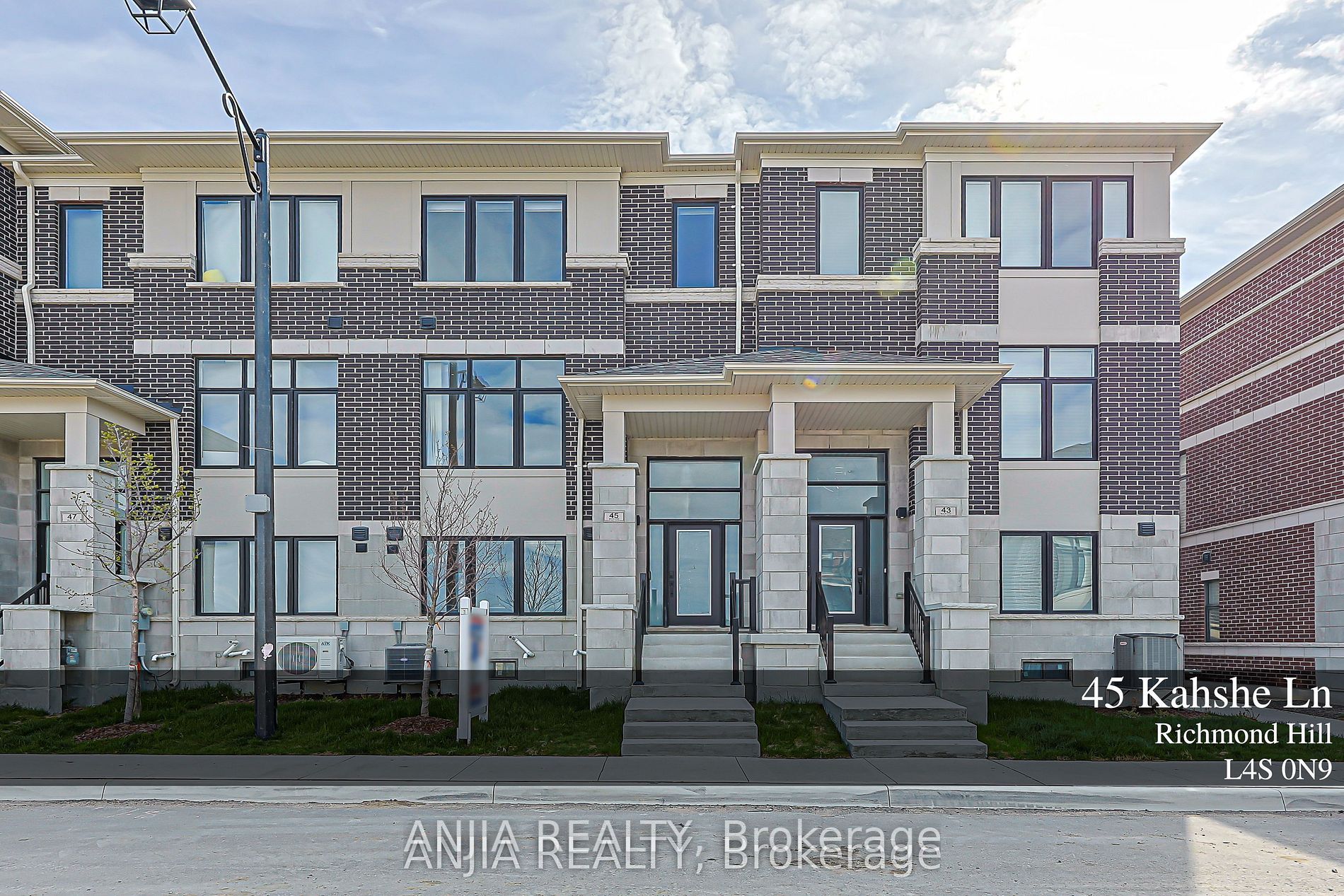 45 Kahshe Lane, Richmond Hill, ON L4S 0N9