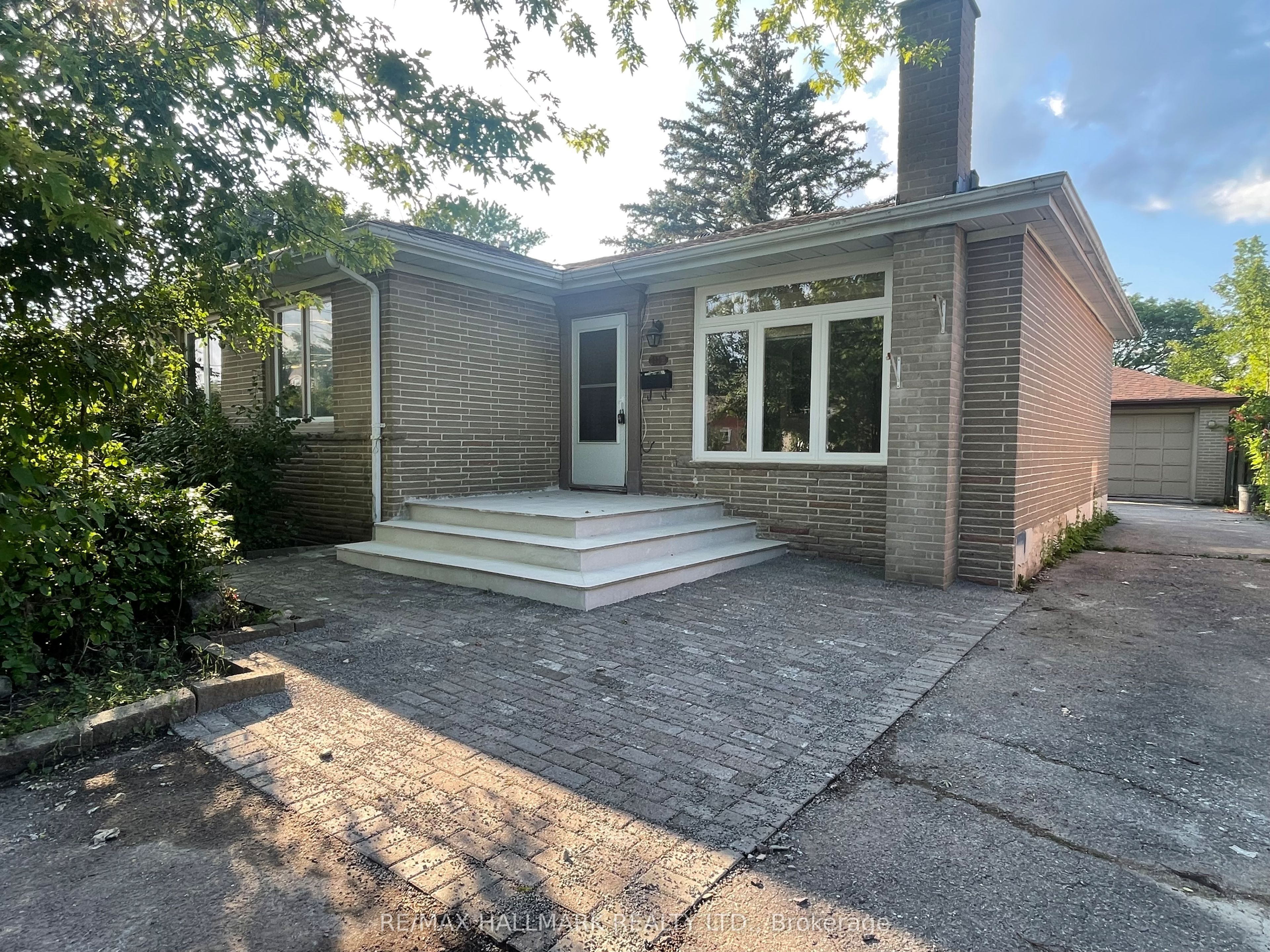 116 Cartier Crescent Main Floor, Richmond Hill, ON L4C 2N6 photo 3
