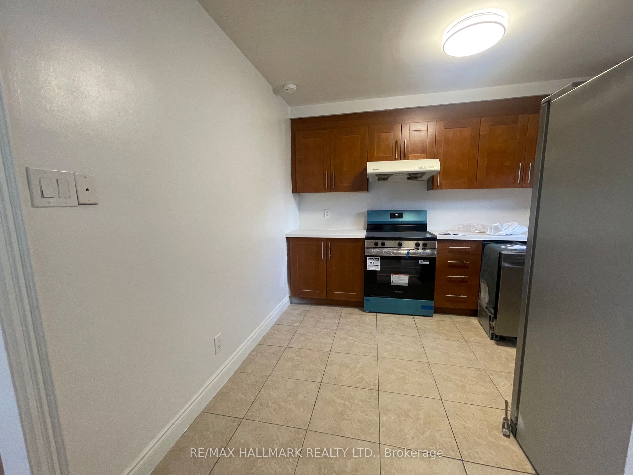 116 Cartier Crescent Main Floor, Richmond Hill, ON L4C 2N6 photo 4