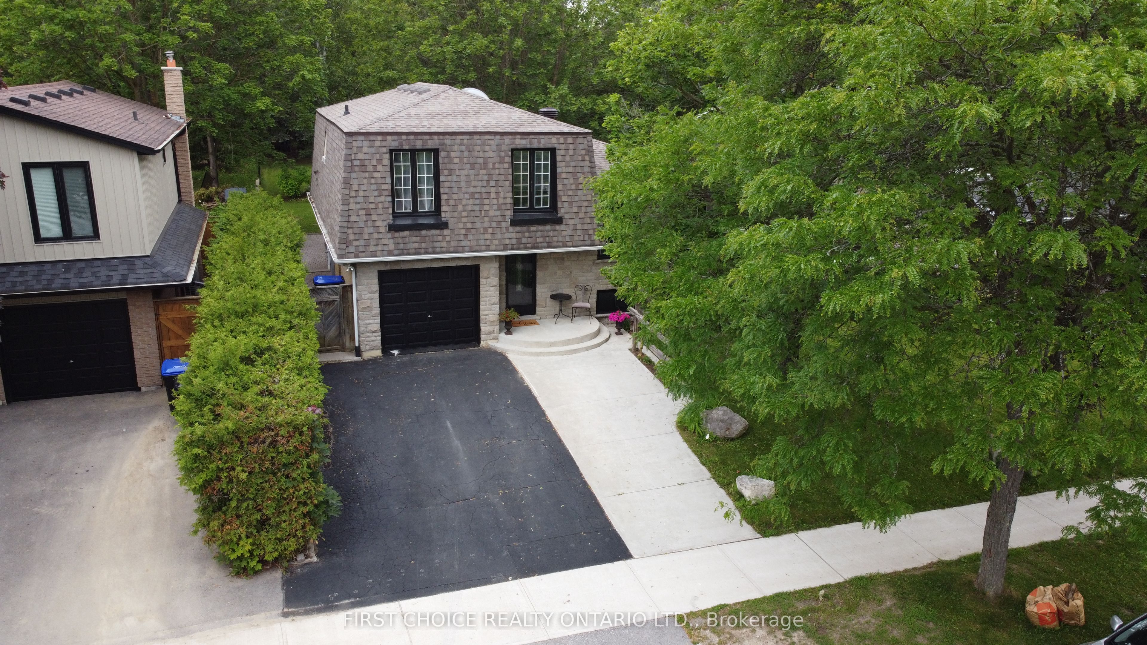 74 The Boulevard Avenue, New Tecumseth, ON L0G 1W0
