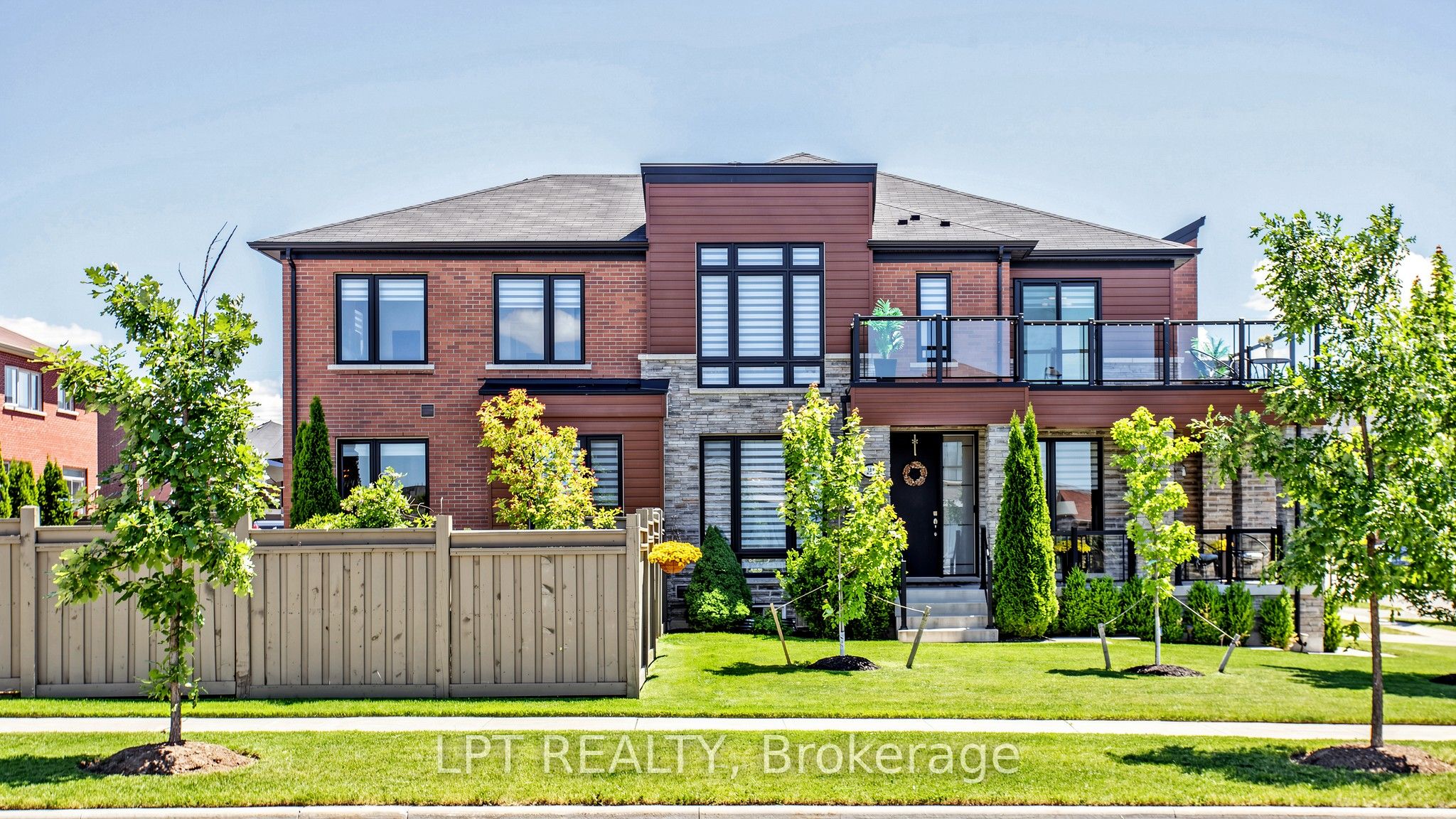 241 Holladay Drive, Aurora, ON L4G 0Z4