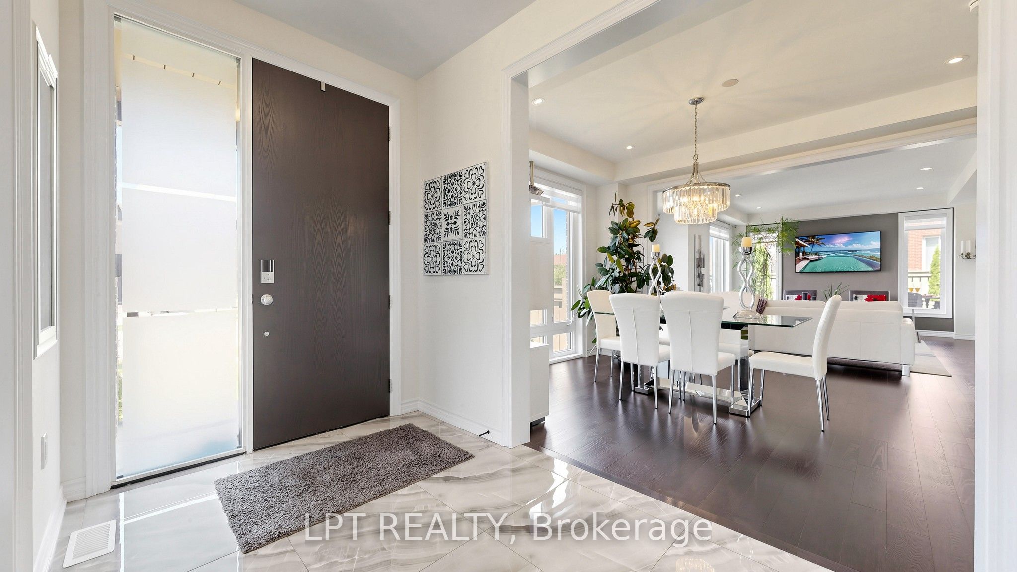 241 Holladay Drive, Aurora, ON L4G 0Z4 photo 3