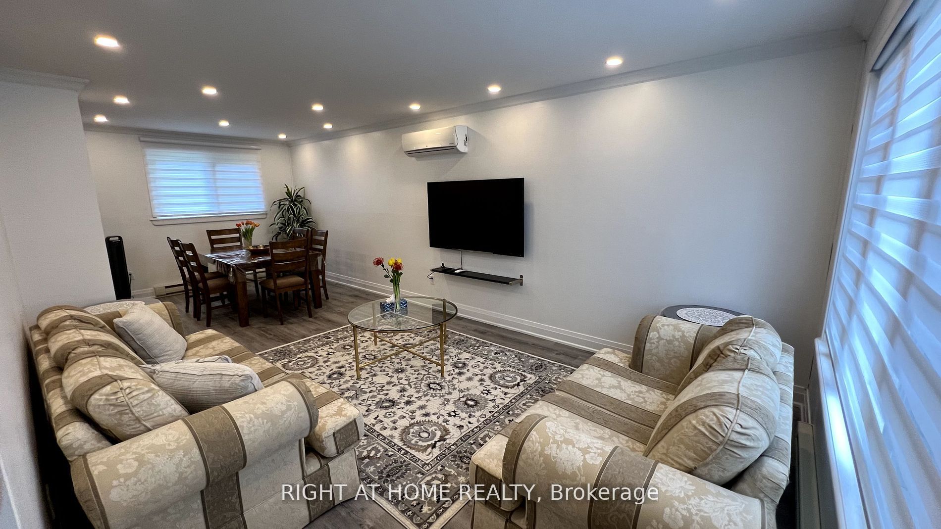 341 Webb Court, Newmarket, ON L3Y 5E8 photo 3