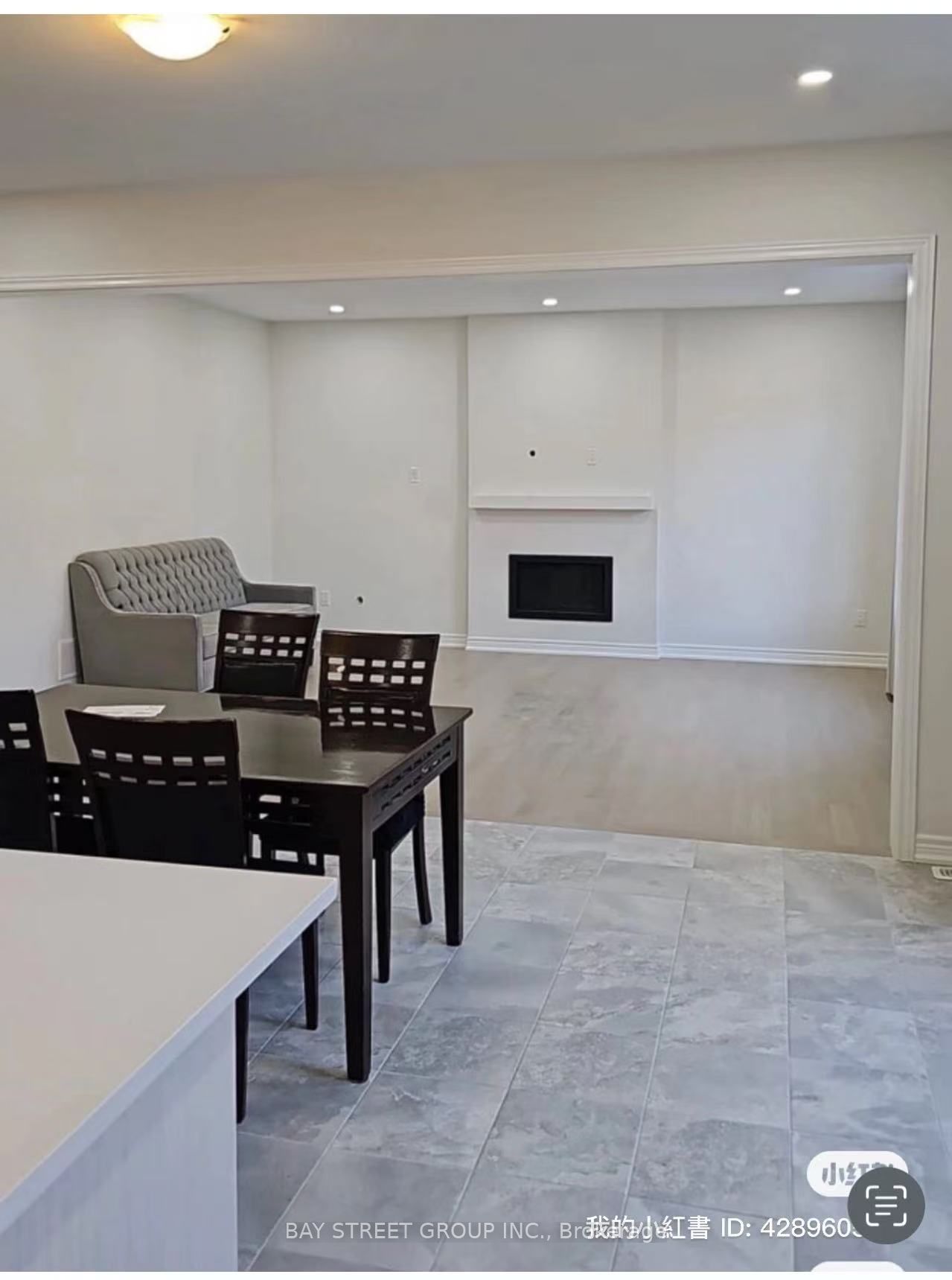 49 Bud leggett Cres Crescent room, Georgina, ON L4P 0B5 photo 2