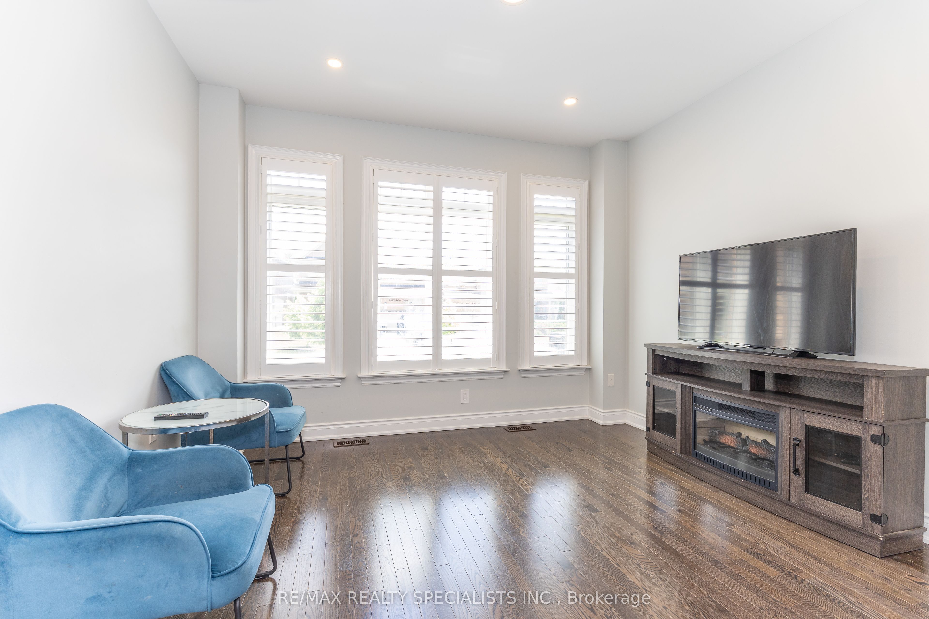 8 W. Dykie Court, Bradford West Gwillimbury, ON L3Z 0Y1 photo 5