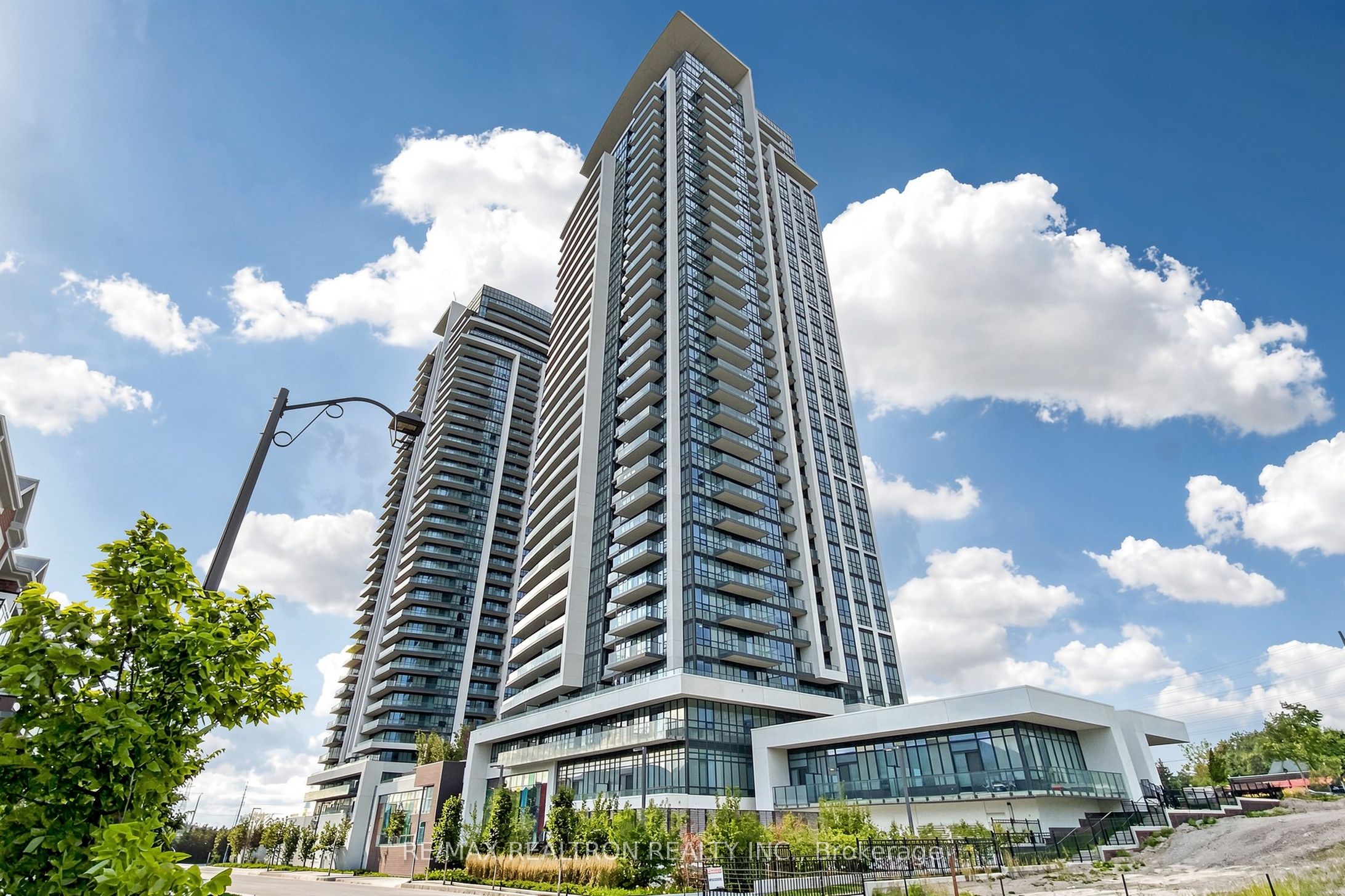 12 Gandhi Lane 3702, Markham, ON L3T 0G8
