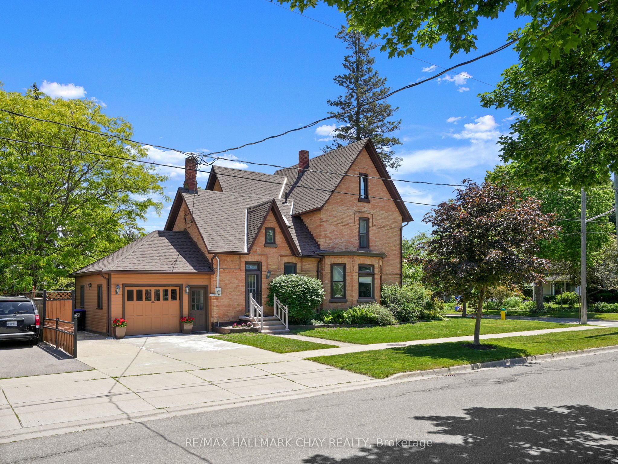102 Wellington Street E, New Tecumseth, ON L9R 1G7