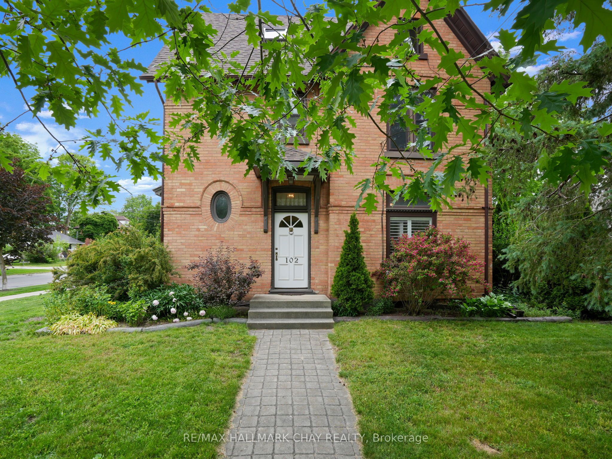 102 Wellington Street E, New Tecumseth, ON L9R 1G7 photo 2
