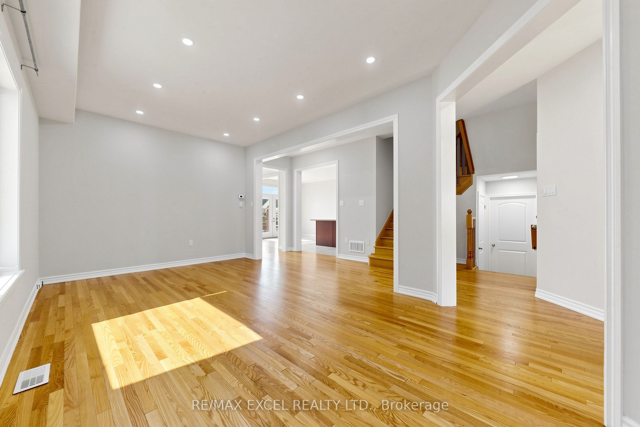 29 Bamburg Street, Georgina, ON L0E 1R0 photo 5