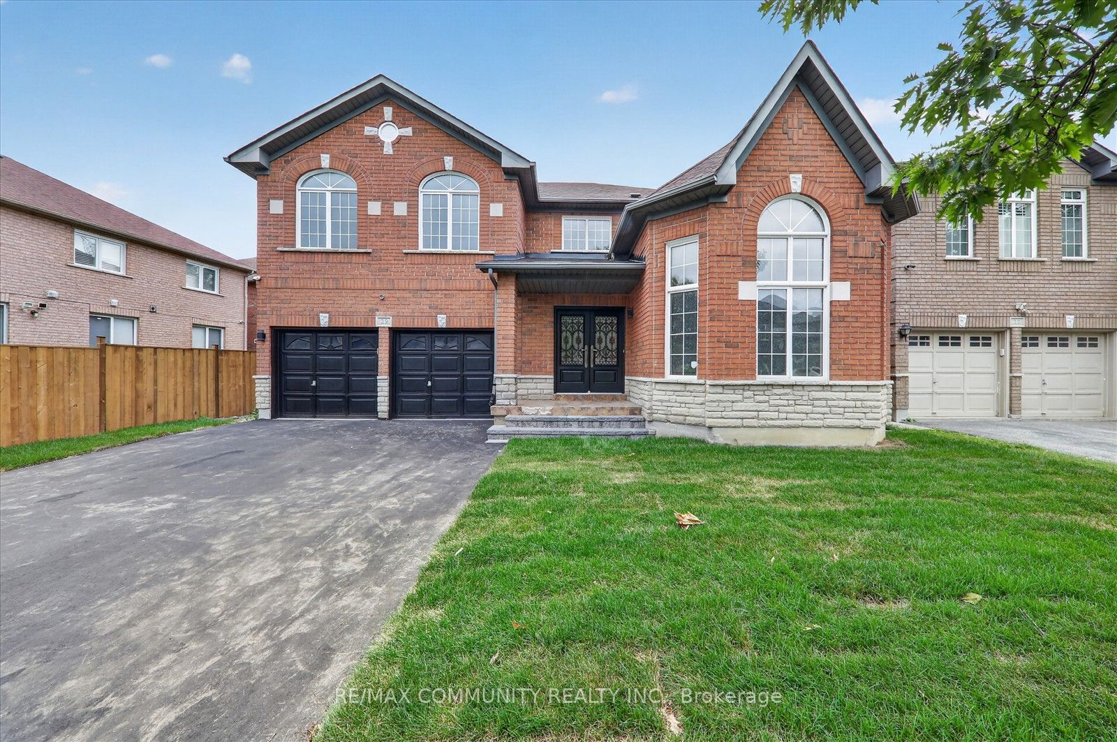 29 River Forest Street W, Markham, ON L3S 4H4 photo 2