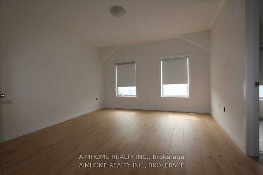 39 Seacoasts Circle, Vaughan, ON L6A 5B8 photo 3