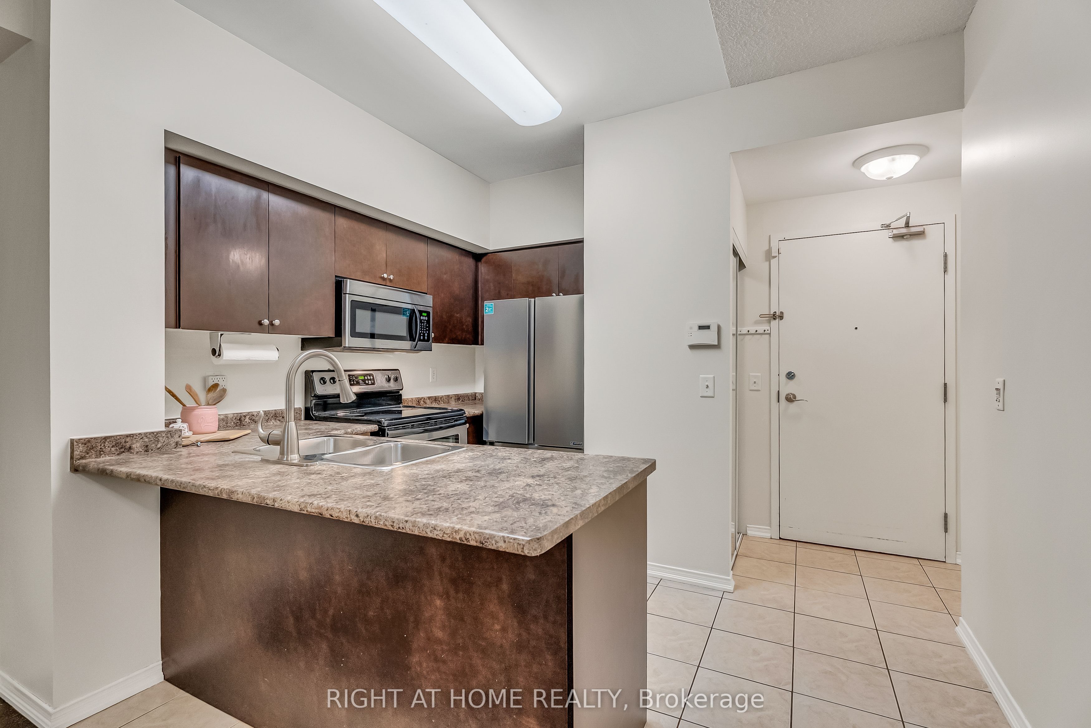 9973 Keele Street 206, Vaughan, ON L6A 3Y5 photo 5