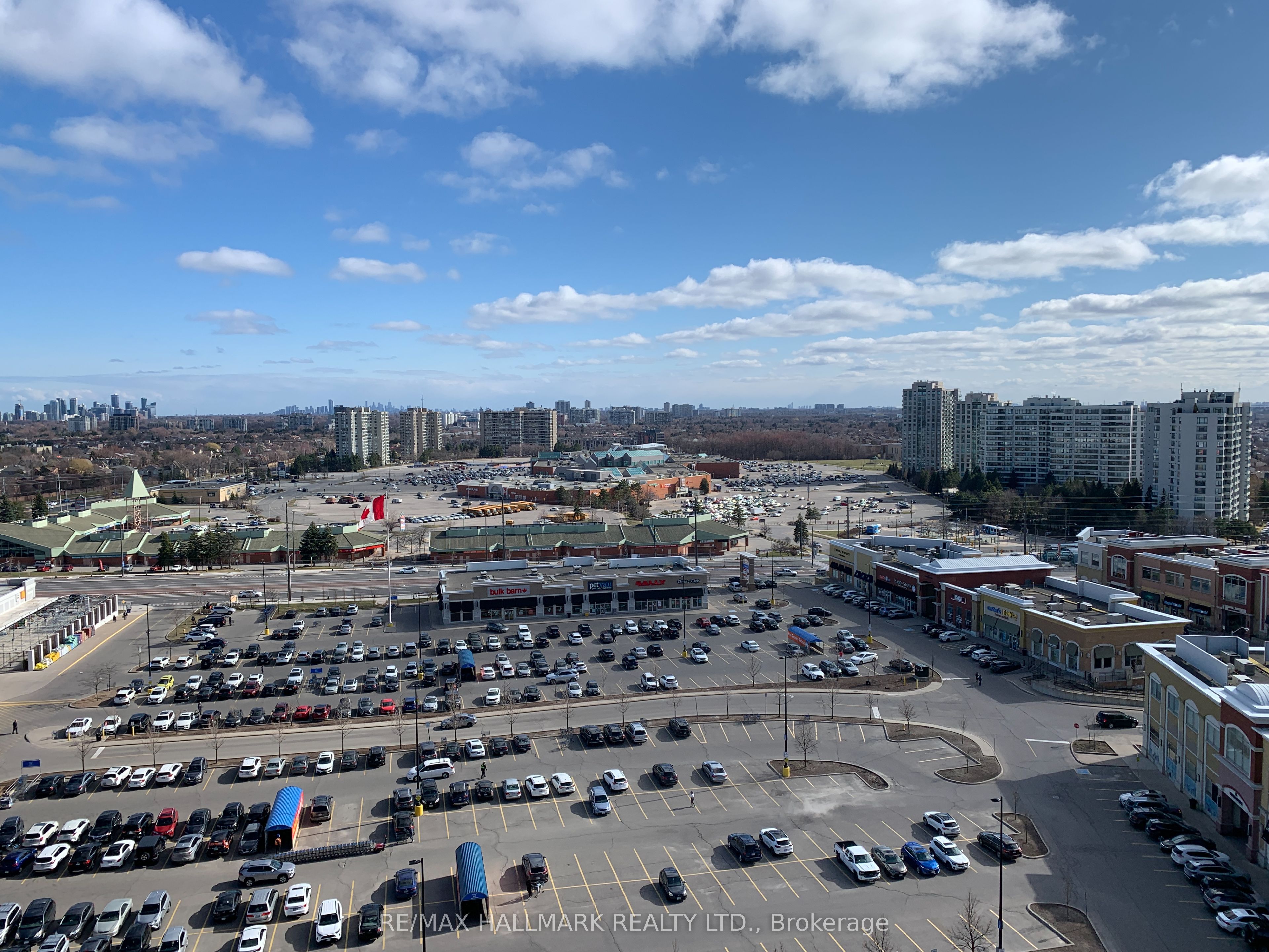 15 North Park Road 1601, Vaughan, ON L4J 0A1 photo 2