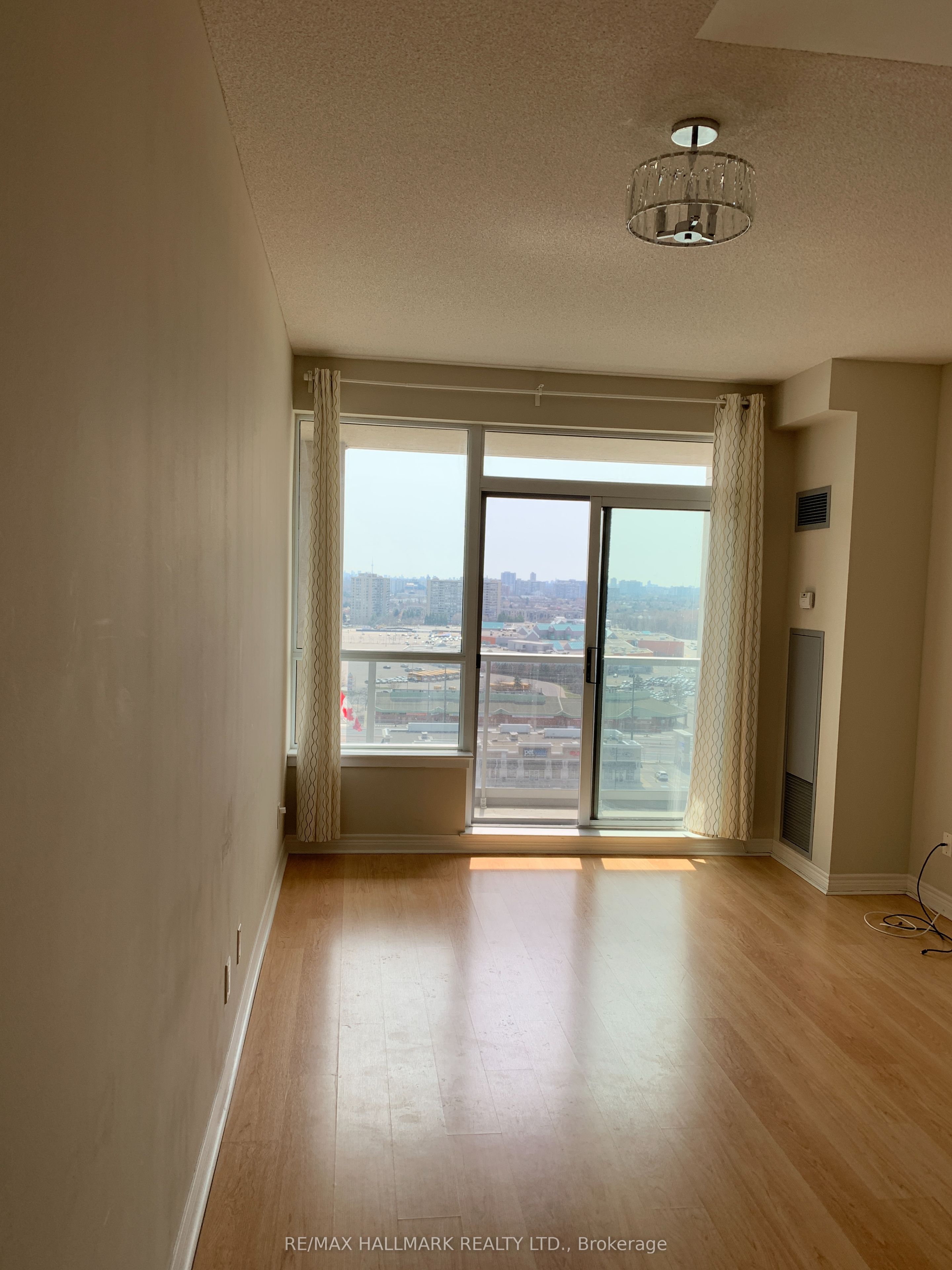 15 North Park Road 1601, Vaughan, ON L4J 0A1 photo 4