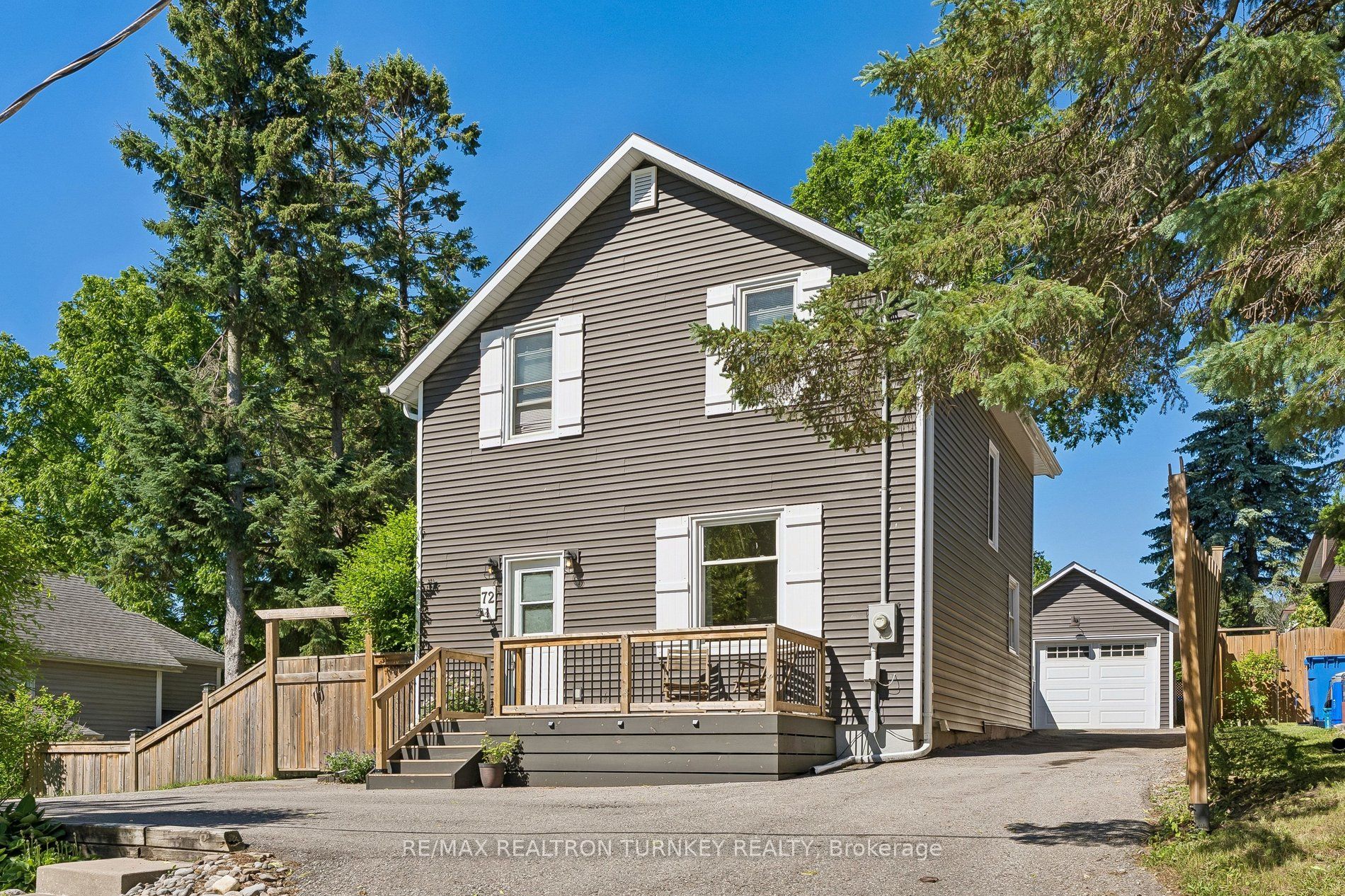 72 Vincent Street, Newmarket, ON L3Y 4G5 photo 2