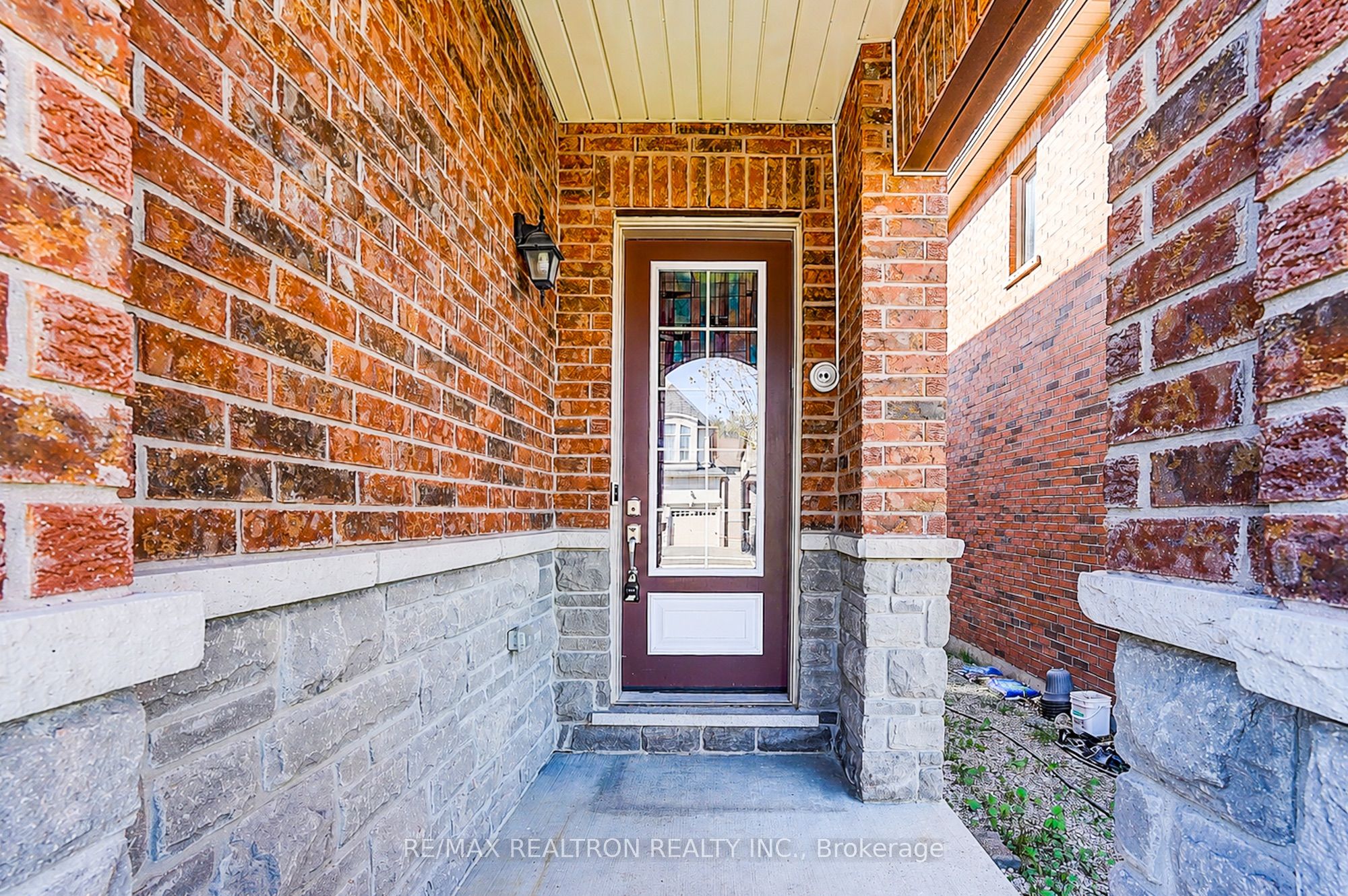 113 Riding Mountain Drive, Richmond Hill, ON L4E 0V1 photo 3