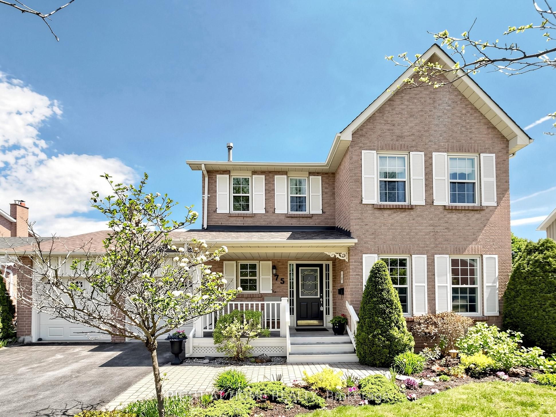 75 Quaker Village Drive, Uxbridge, ON L9P 1A3 photo 2