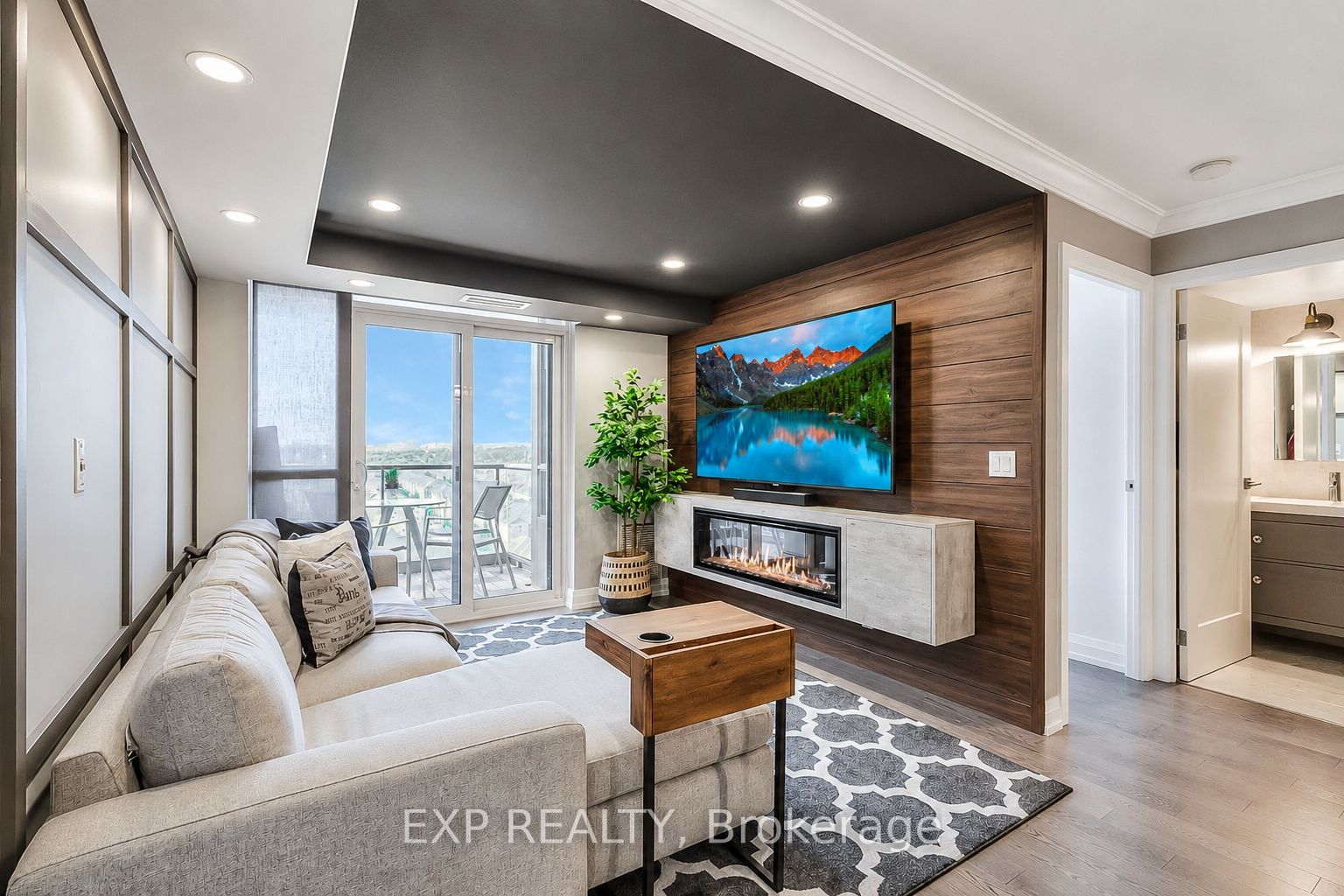 33 Cox Boulevard 1132, Markham, ON L3R 8A6