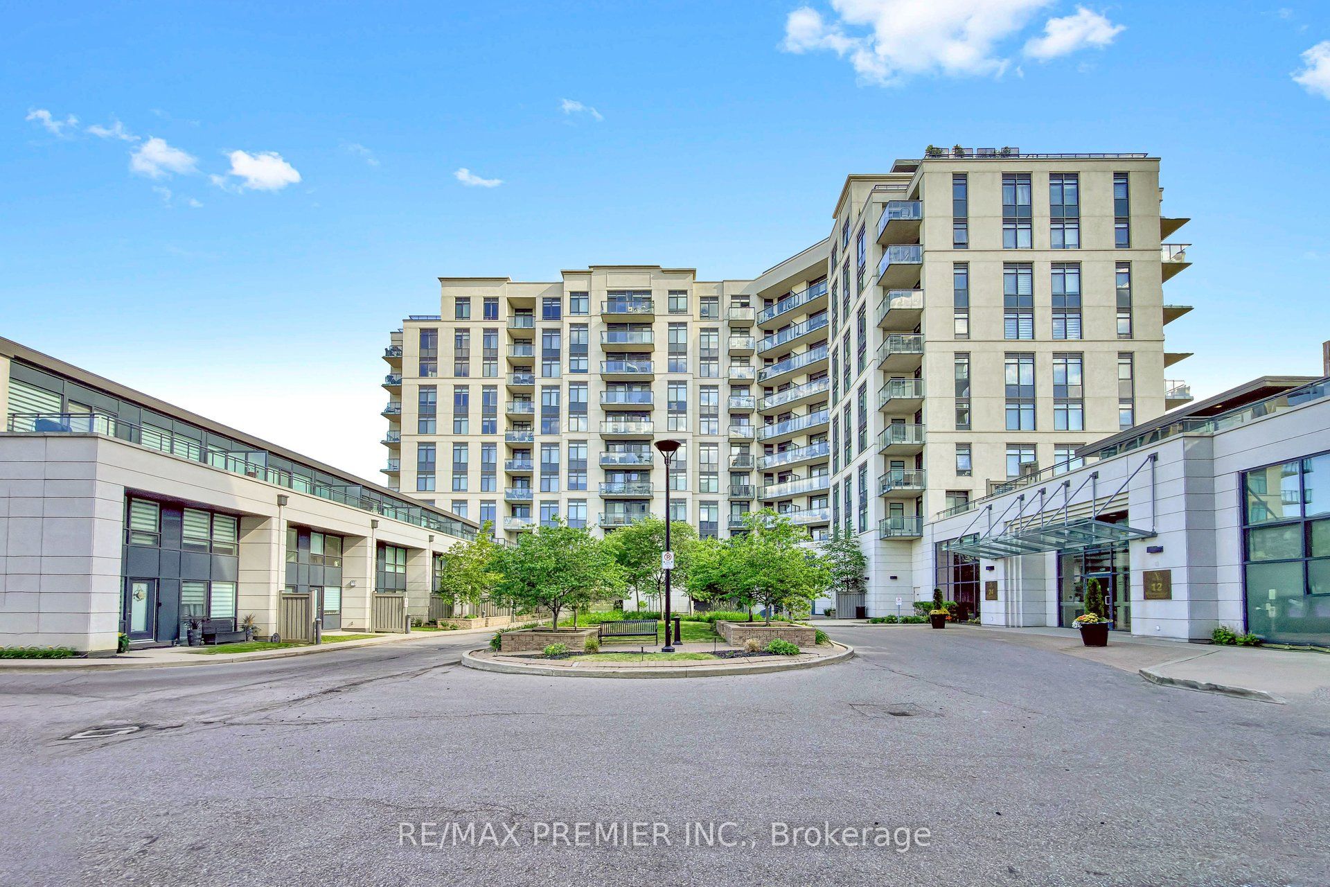 24 Woodstream Boulevard 604, Vaughan, ON L4L 8C4